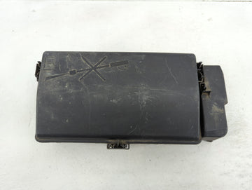 2018 Chevrolet Colorado Fusebox Fuse Box Panel Relay Module P/N:812461952 Fits Fits 2019 2020 2021 2022 OEM Used Auto Parts 