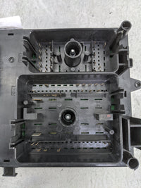2017-2018 Chevrolet Colorado Fusebox Fuse Box Panel Relay Module P/N:13372792 1327207, 812461952 Fits Fits 2017 2018 2019 20