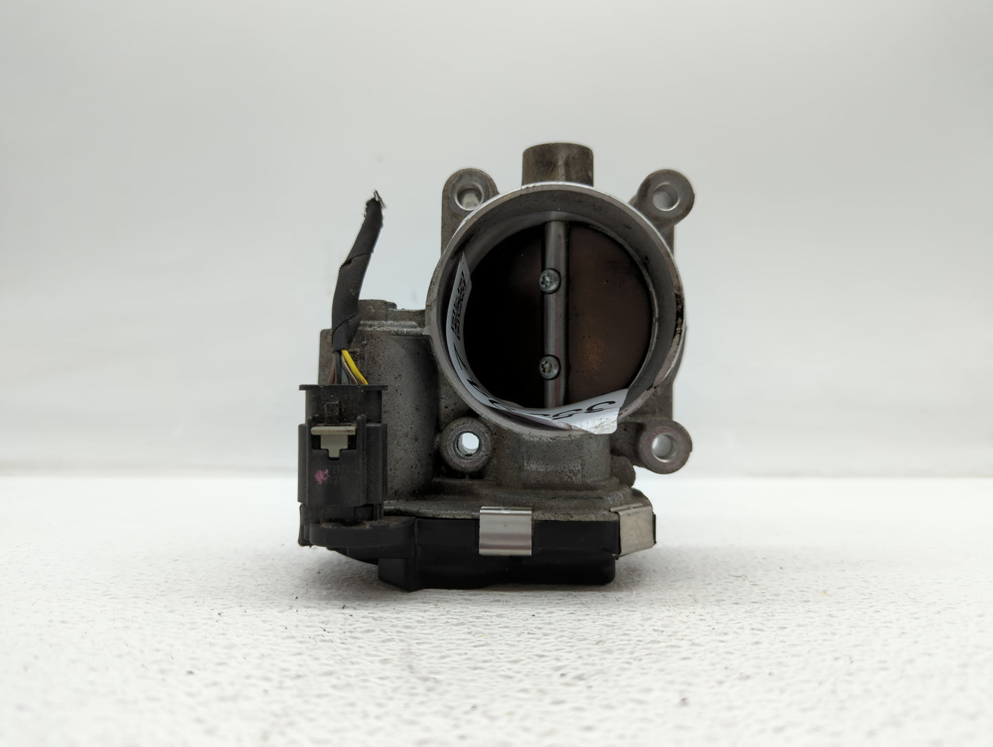 2016-2018 Chevrolet Colorado Throttle Body P/N:12670839AA 12627217DA Fits Fits 2016 2017 2018 2019 OEM Used Auto Parts - Oem