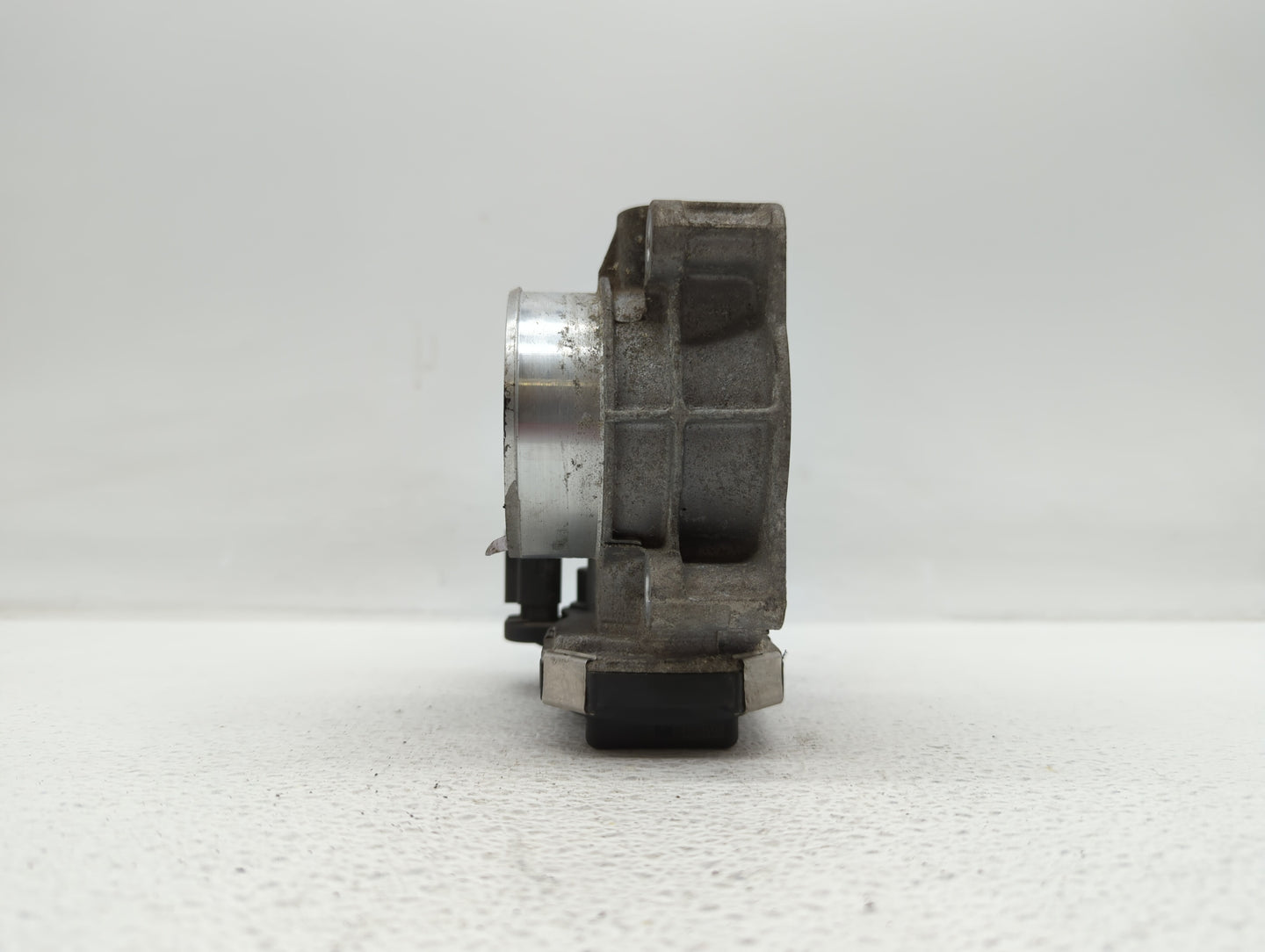 2016-2018 Chevrolet Colorado Throttle Body P/N:12670839AA 12627217DA Fits Fits 2016 2017 2018 2019 OEM Used Auto Parts - Oem