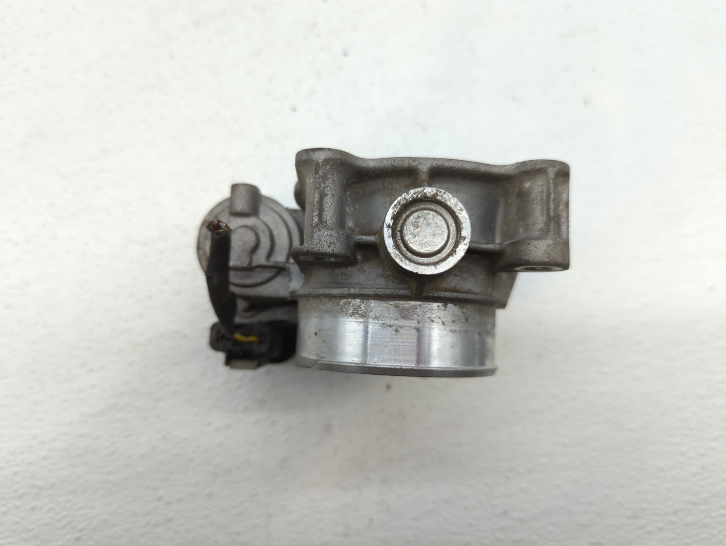 2016-2018 Chevrolet Colorado Throttle Body P/N:12670839AA 12627217DA Fits Fits 2016 2017 2018 2019 OEM Used Auto Parts - Oem