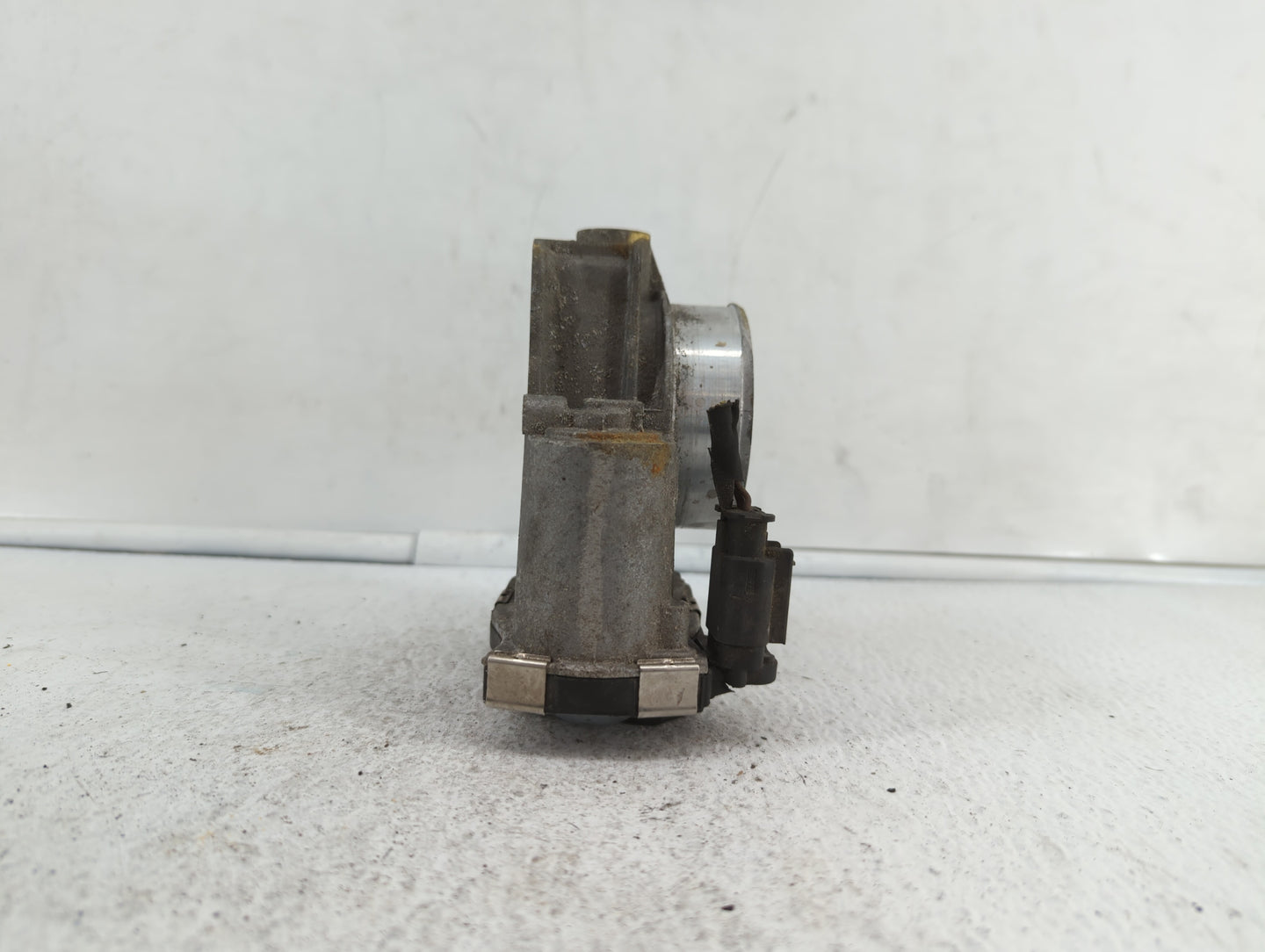 2016-2018 Chevrolet Colorado Throttle Body P/N:12670839AA 12627217DA Fits Fits 2016 2017 2018 2019 OEM Used Auto Parts - Oem