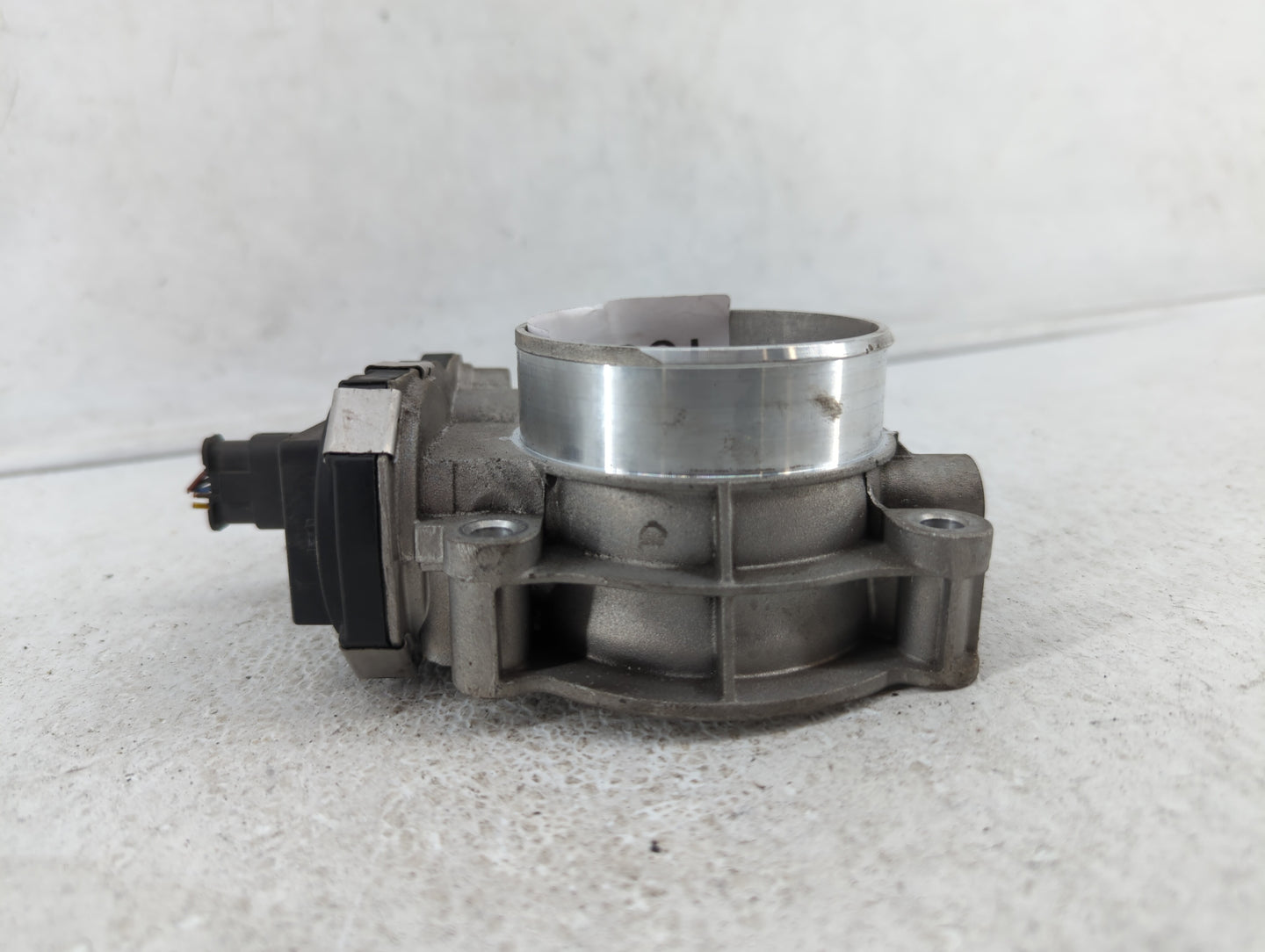 2017-2018 Chevrolet Colorado Throttle Body P/N:12676296AA 12671014, 12648414, 1267 1014 Fits Fits 2016 2017 2018 2019 OEM Us