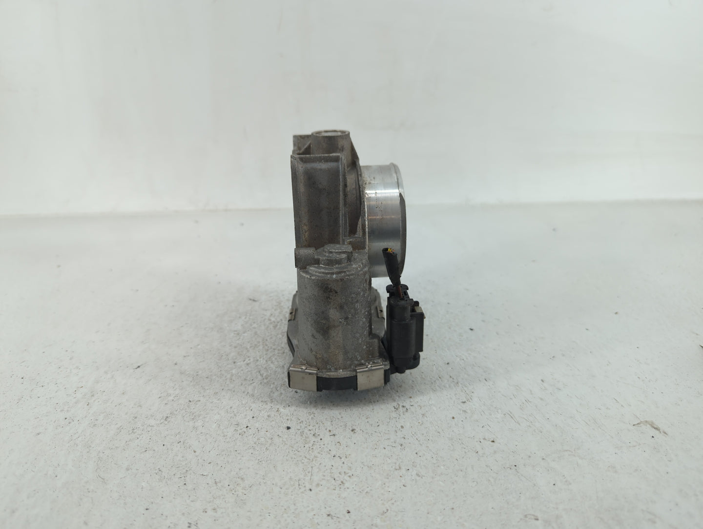 2016-2022 Chevrolet Colorado Throttle Body P/N:12670839AA 12627217DA Fits Fits 2016 2017 2018 2019 2020 2021 2022 OEM Used A