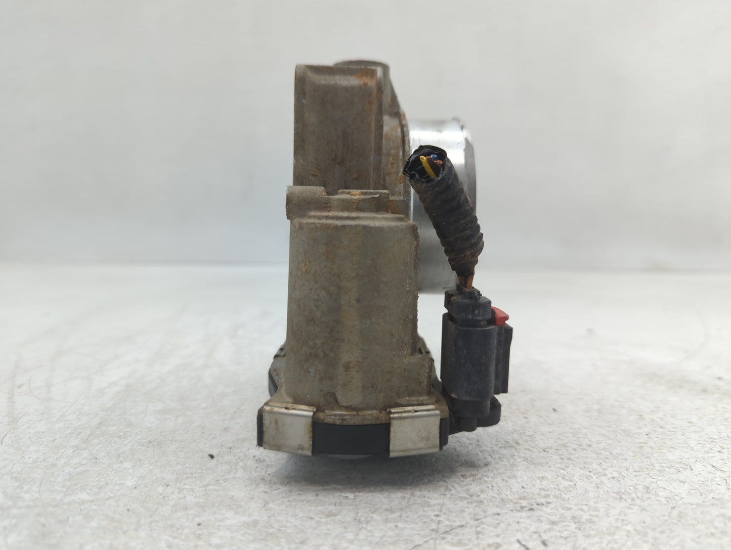 2016-2022 Chevrolet Colorado Throttle Body P/N:12670839AA Fits Fits 2016 2017 2018 2019 2020 2021 2022 OEM Used Auto Parts -