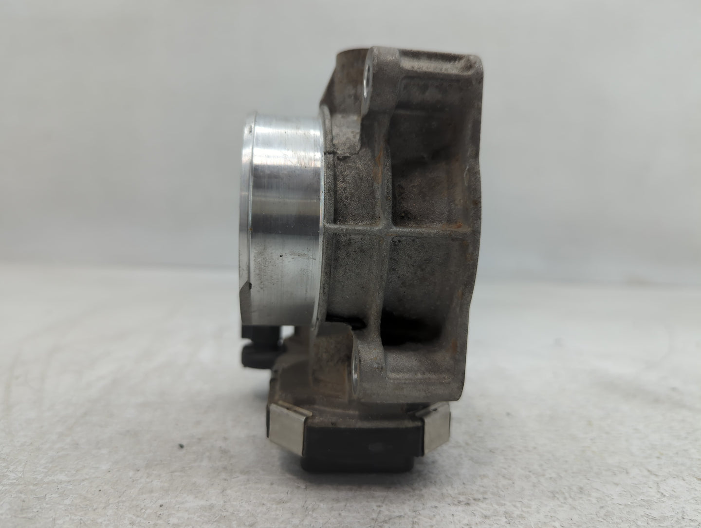 2016-2022 Chevrolet Colorado Throttle Body P/N:12670839AA Fits Fits 2016 2017 2018 2019 2020 2021 2022 OEM Used Auto Parts -