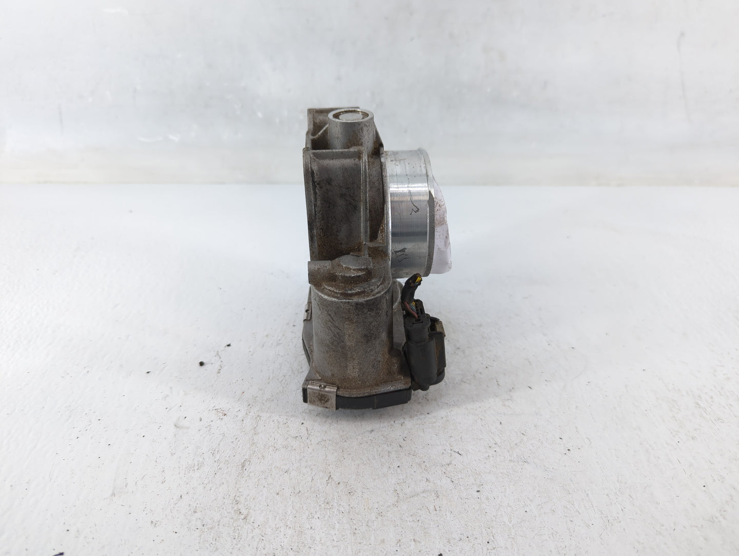 2016-2022 Chevrolet Colorado Throttle Body P/N:12670839AA Fits Fits 2016 2017 2018 2019 2020 2021 2022 OEM Used Auto Parts -