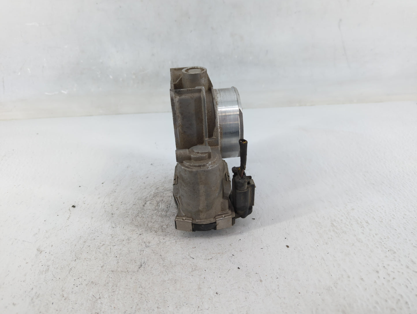 2016-2022 Chevrolet Colorado Throttle Body P/N:12670839AA Fits Fits 2016 2017 2018 2019 2020 2021 2022 OEM Used Auto Parts -
