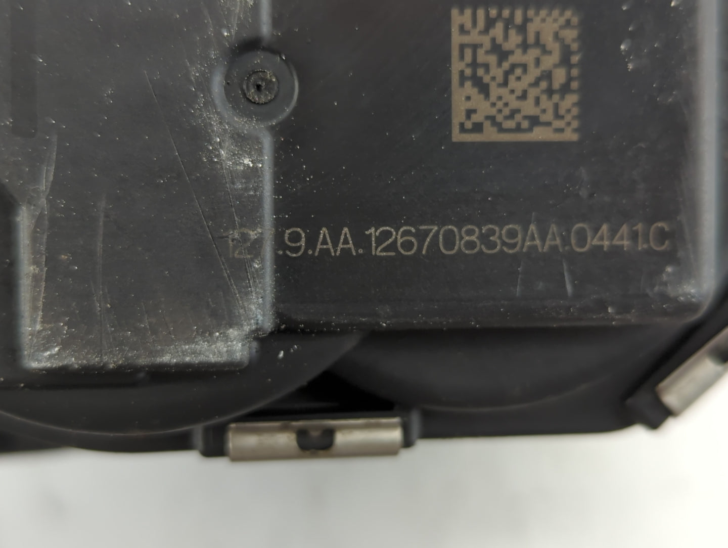 2016-2022 Chevrolet Colorado Throttle Body P/N:12670839AA Fits Fits 2016 2017 2018 2019 2020 2021 2022 OEM Used Auto Parts -