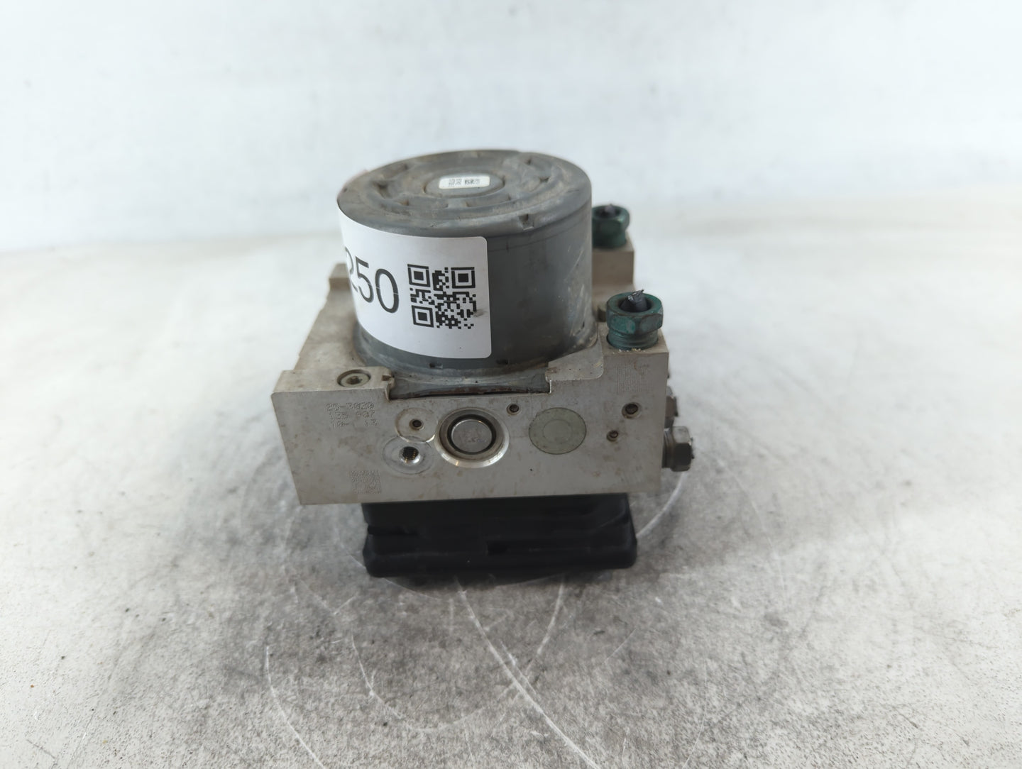 2017-2022 Chevrolet Colorado ABS Pump Control Module Replacement P/N:84338035 Fits Fits 2017 2018 2019 2020 2021 2022 OEM Us