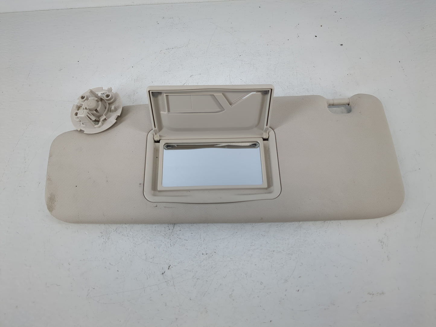 2017-2019 Chevrolet Cruze Sun Visor Shade Replacement Driver Left Mirror Fits Fits 2017 2018 2019 OEM Used Auto Parts - Oemu