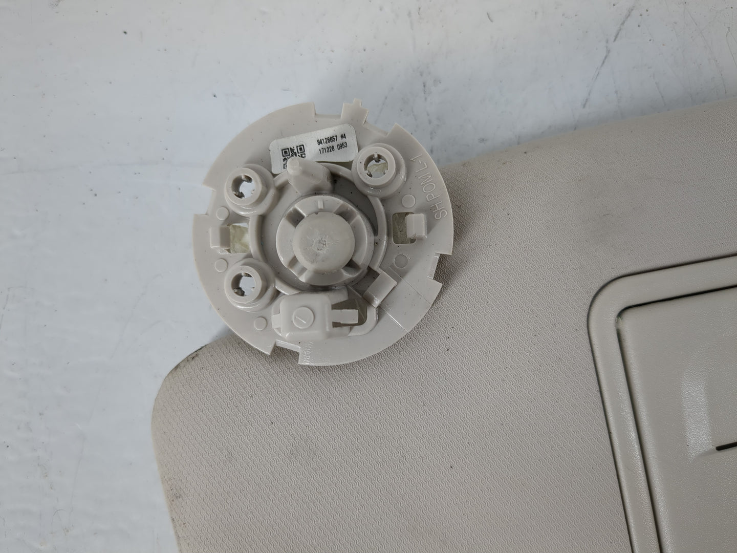 2017-2019 Chevrolet Cruze Sun Visor Shade Replacement Driver Left Mirror Fits Fits 2017 2018 2019 OEM Used Auto Parts - Oemu