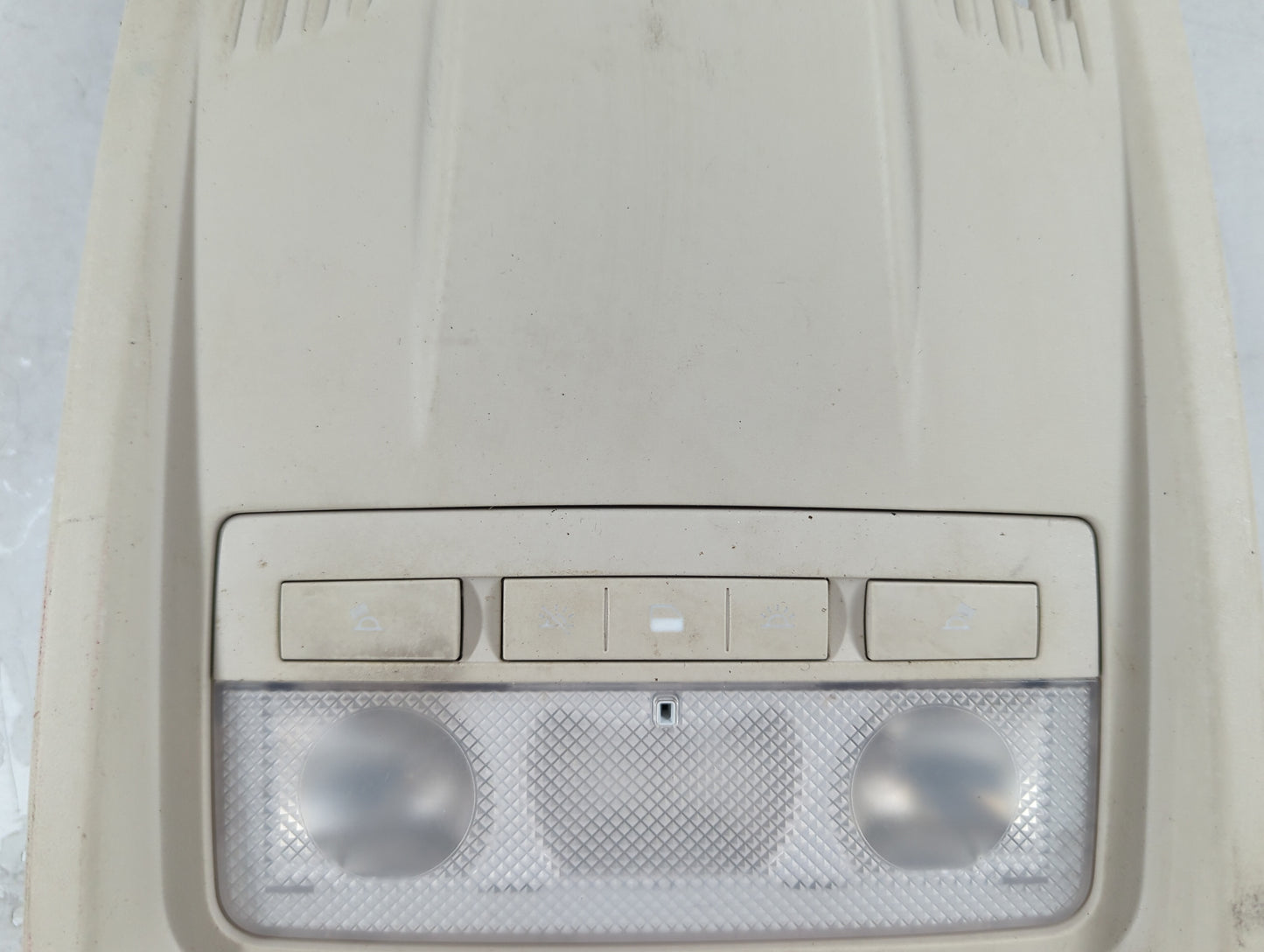 2016-2019 Chevrolet Cruze Overhead Roof Console 1072462 - Oemusedautoparts1.com