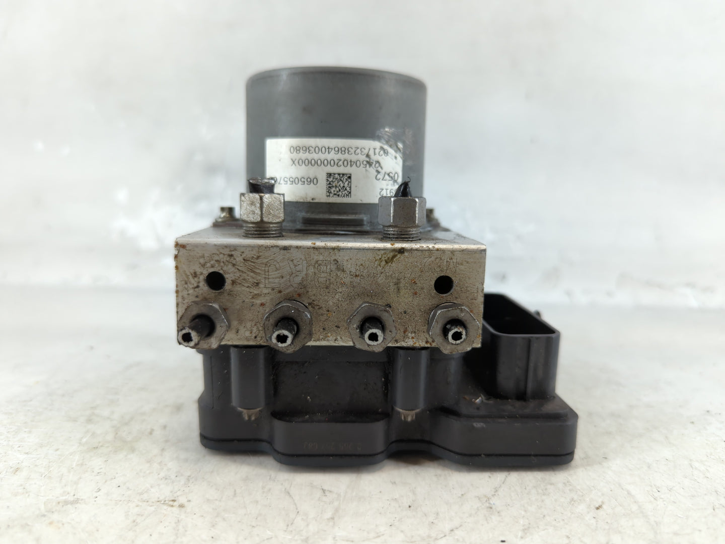 2018 Chevrolet Cruze ABS Pump Control Module Replacement P/N:39120572 Fits OEM Used Auto Parts - Oemusedautoparts1.com