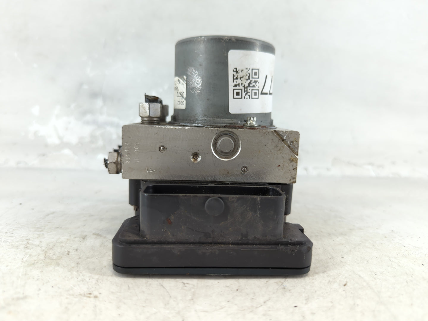 2018 Chevrolet Cruze ABS Pump Control Module Replacement P/N:39120572 Fits OEM Used Auto Parts - Oemusedautoparts1.com