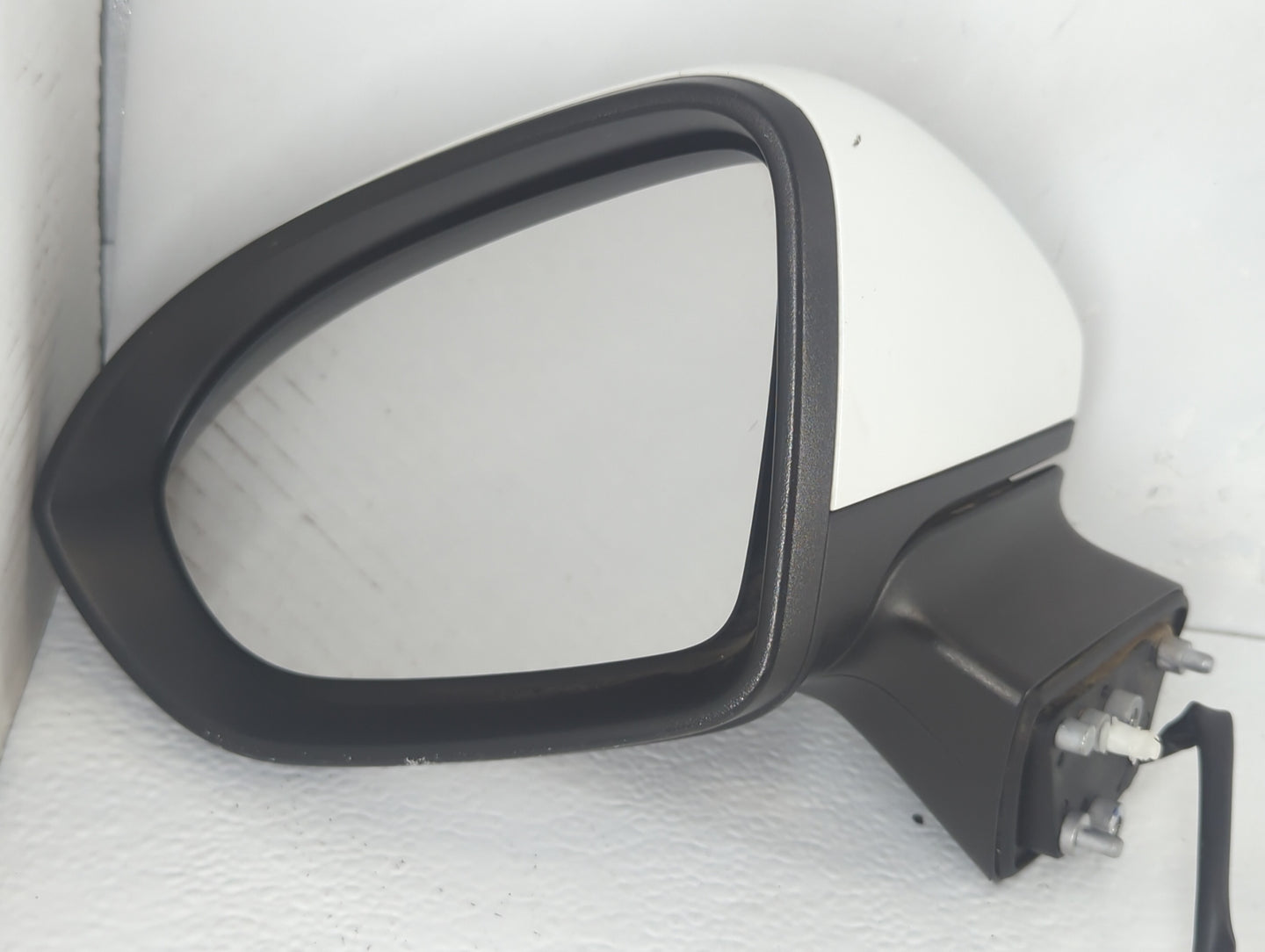 2016-2018 Chevrolet Cruze Driver Side View Mirror - Left Door Mirror OEM Used - Oemusedautoparts1.com