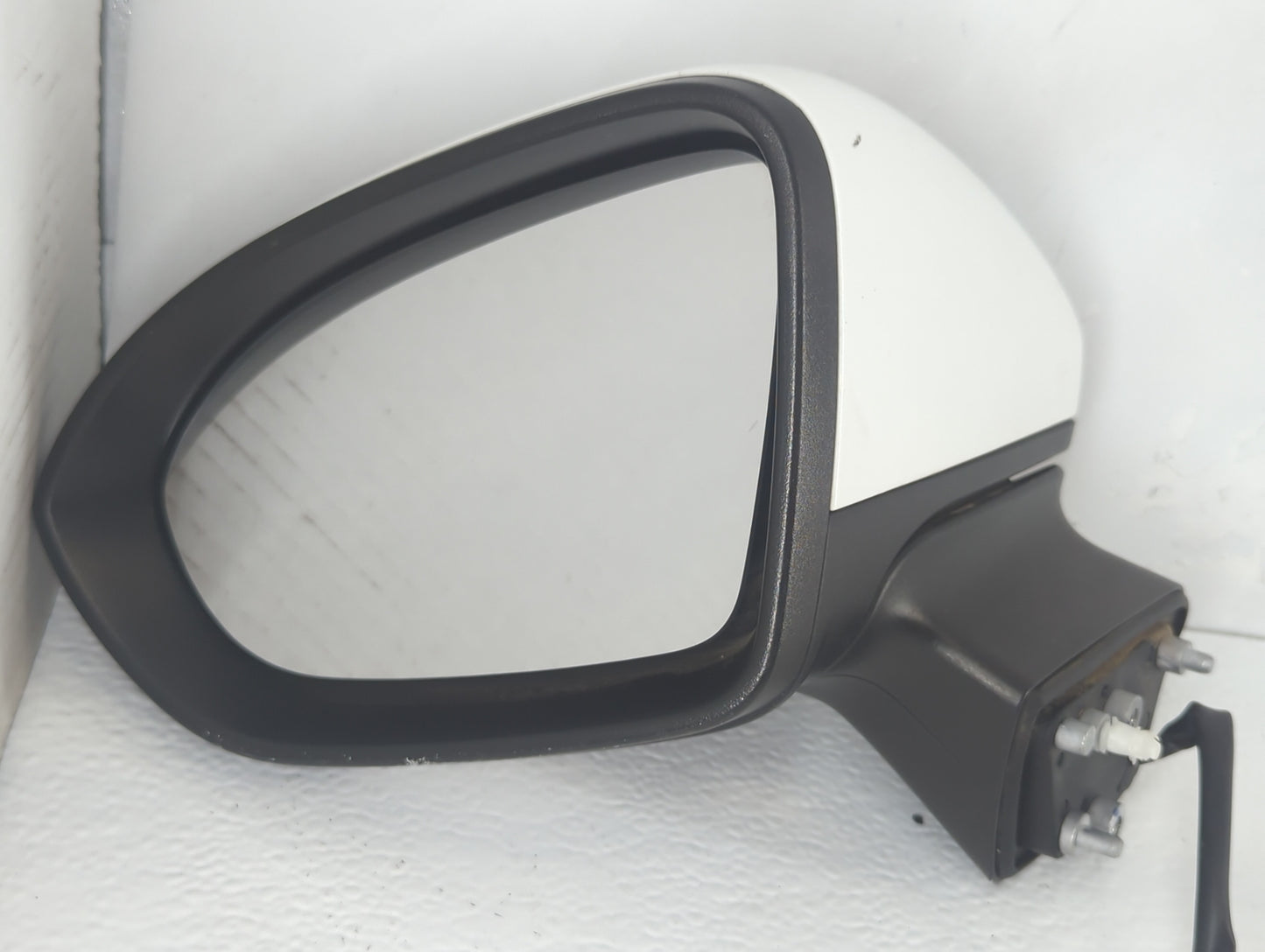 2016-2018 Chevrolet Cruze Driver Side View Mirror - Left Door Mirror OEM Used - Oemusedautoparts1.com