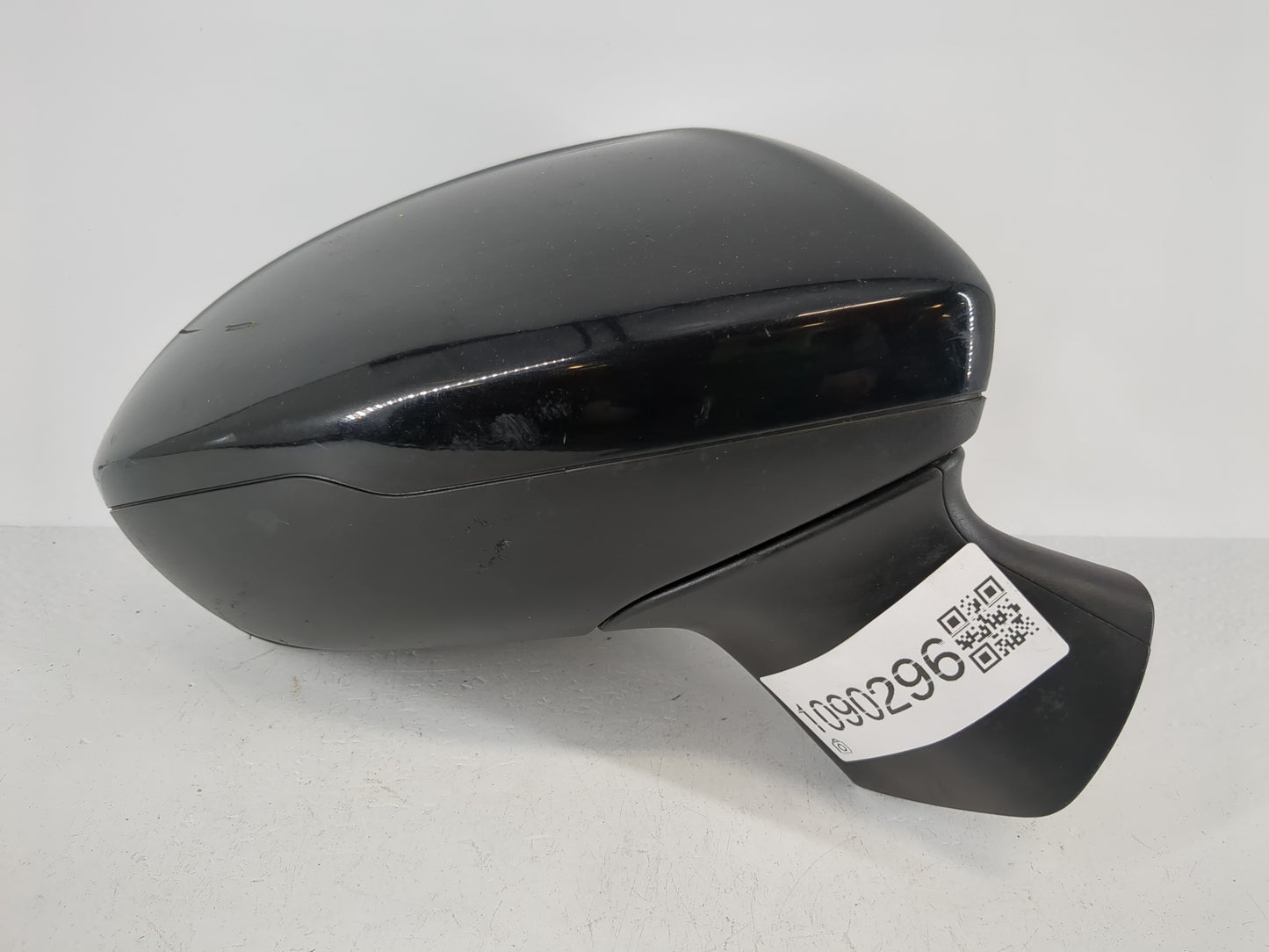 2016-2019 Chevrolet Cruze Passenger Side View Mirror - Right Door Mirror OEM Used - Oemusedautoparts1.com