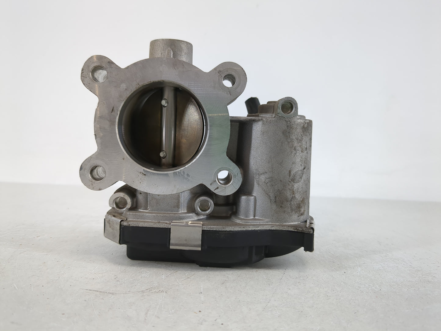 2017-2019 Chevrolet Cruze Throttle Body P/N:12671379AA Fits Fits 2017 2018 2019 OEM Used Auto Parts - Oemusedautoparts1.com