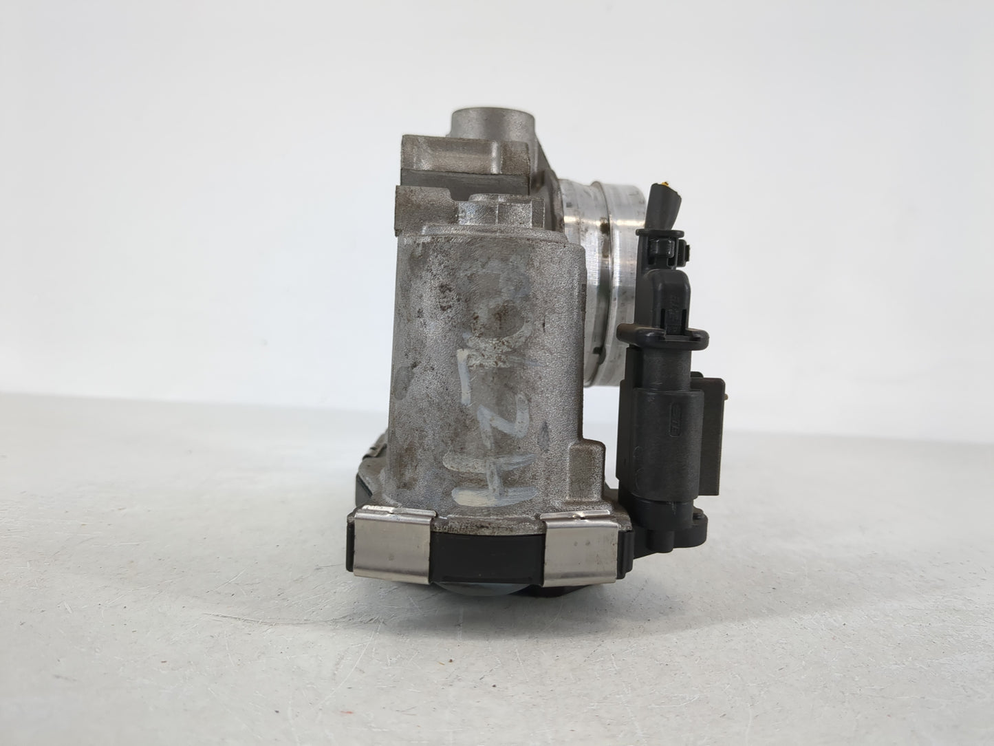 2017-2019 Chevrolet Cruze Throttle Body P/N:12671379AA Fits Fits 2017 2018 2019 OEM Used Auto Parts - Oemusedautoparts1.com