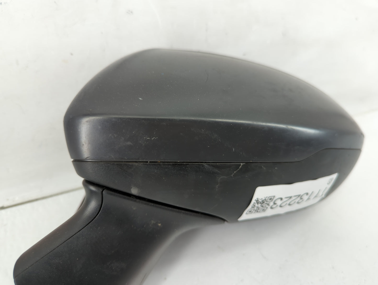 2016-2019 Chevrolet Cruze Driver Side View Mirror - Left Door Mirror OEM Used - Oemusedautoparts1.com