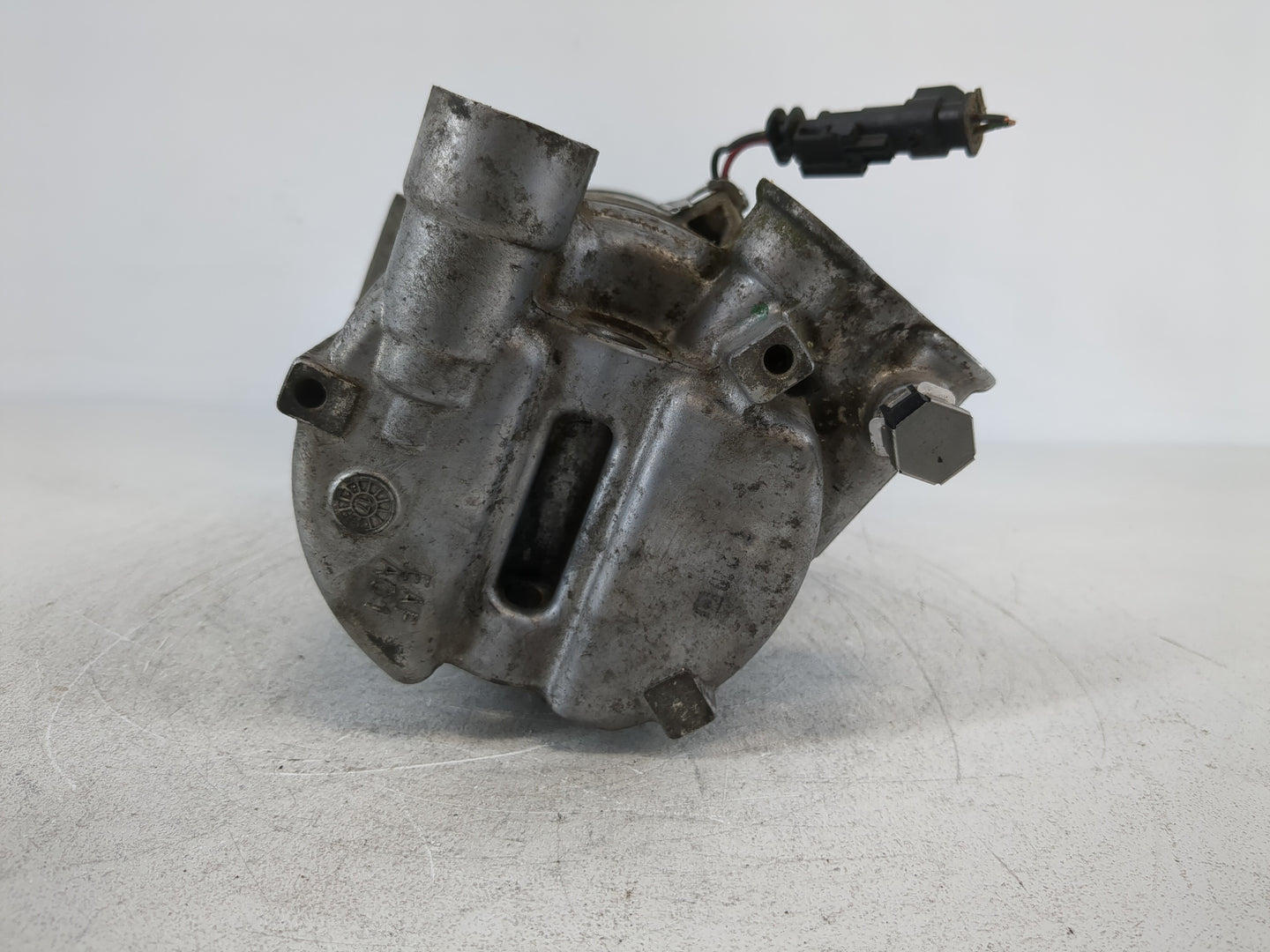 2016-2018 Chevrolet Cruze Air Conditioning A/c Ac Compressor Oem - Oemusedautoparts1.com