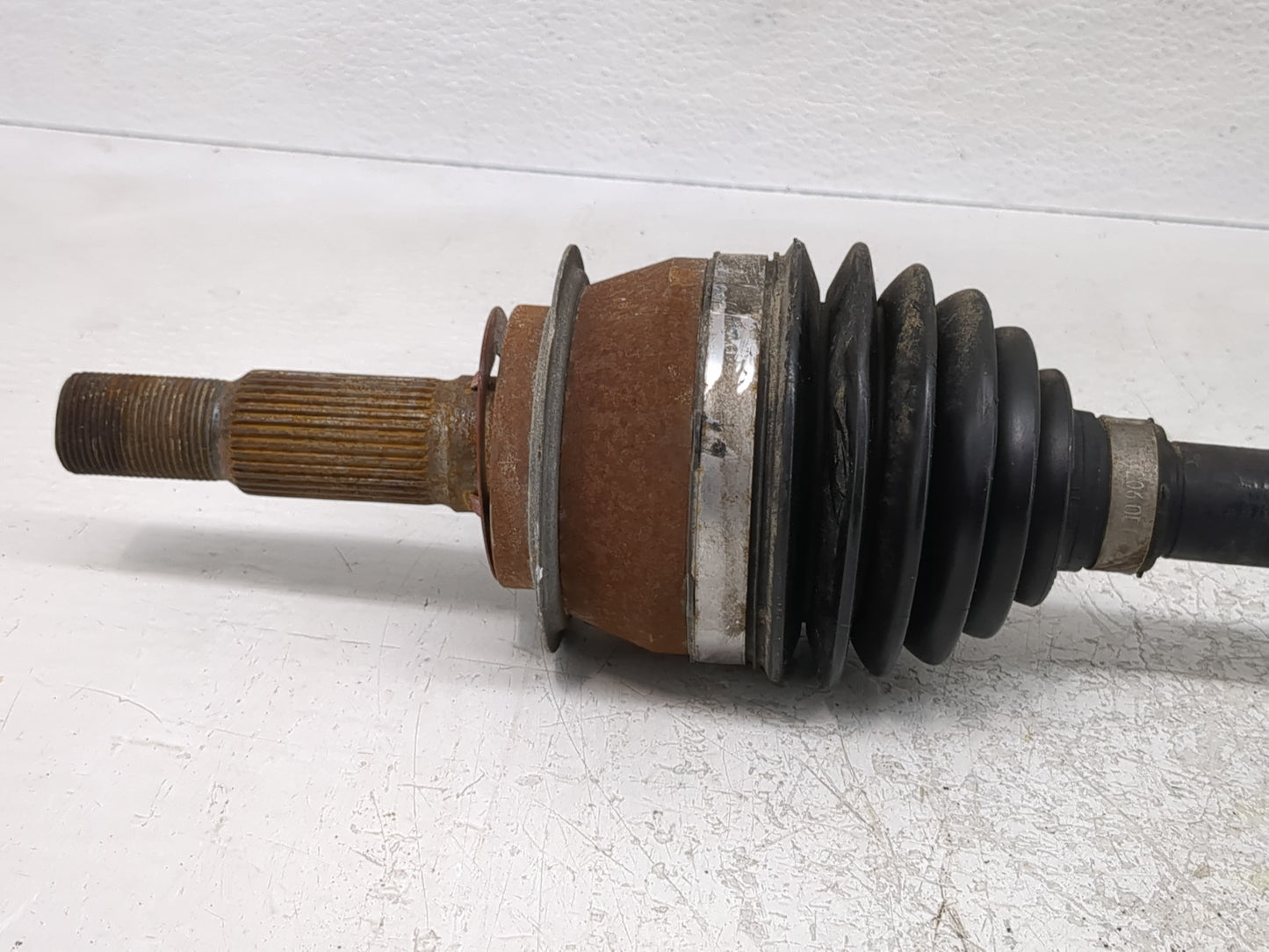 2016-2019 Chevrolet Cruze Axle Shaft Front Passenger Cv C/v - Oemusedautoparts1.com