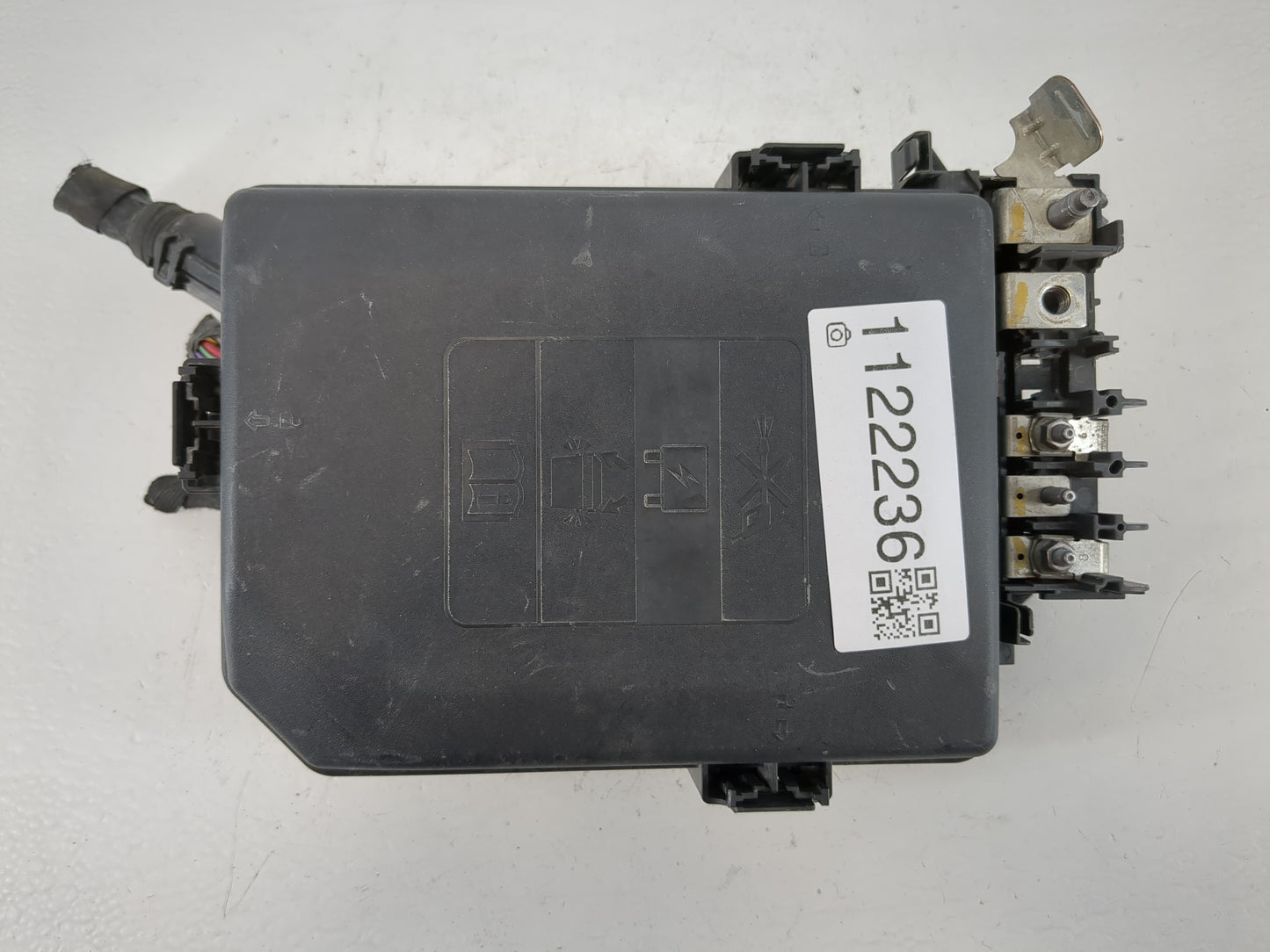 2016-2018 Chevrolet Cruze Fusebox Fuse Box Panel Relay Module P/N:42571924 Fits Fits 2016 2018 OEM Used Auto Parts - Oemused