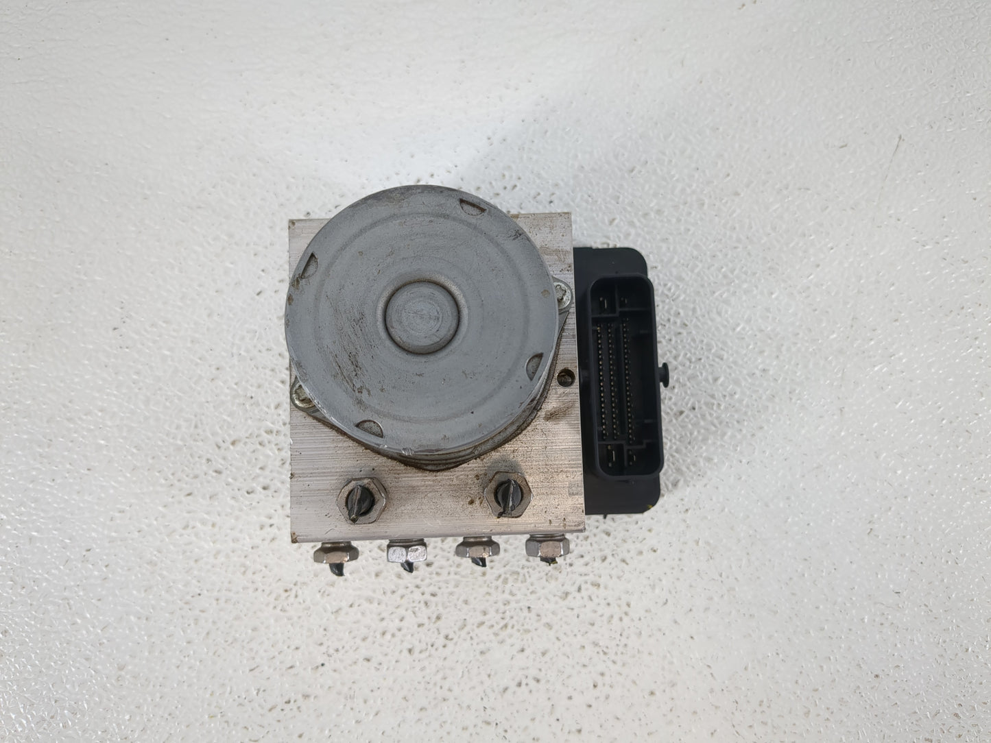 2018 Chevrolet Cruze ABS Pump Control Module Replacement P/N:39120572 Fits OEM Used Auto Parts - Oemusedautoparts1.com