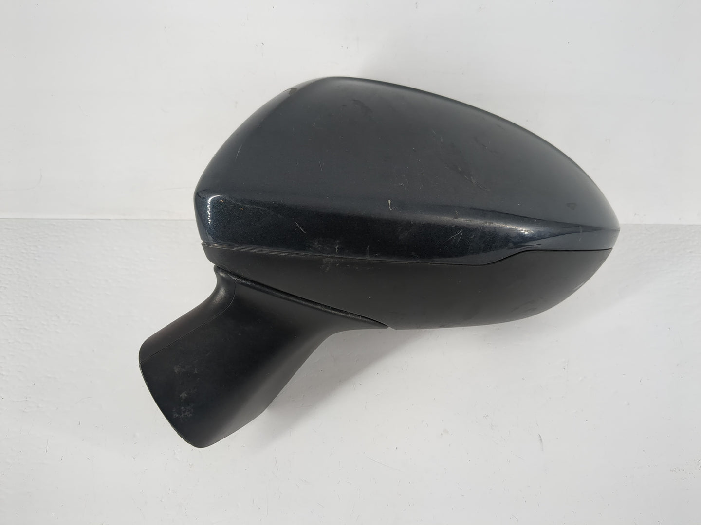 2016-2019 Chevrolet Cruze Driver Side View Mirror - Left Door Mirror OEM Used - Oemusedautoparts1.com