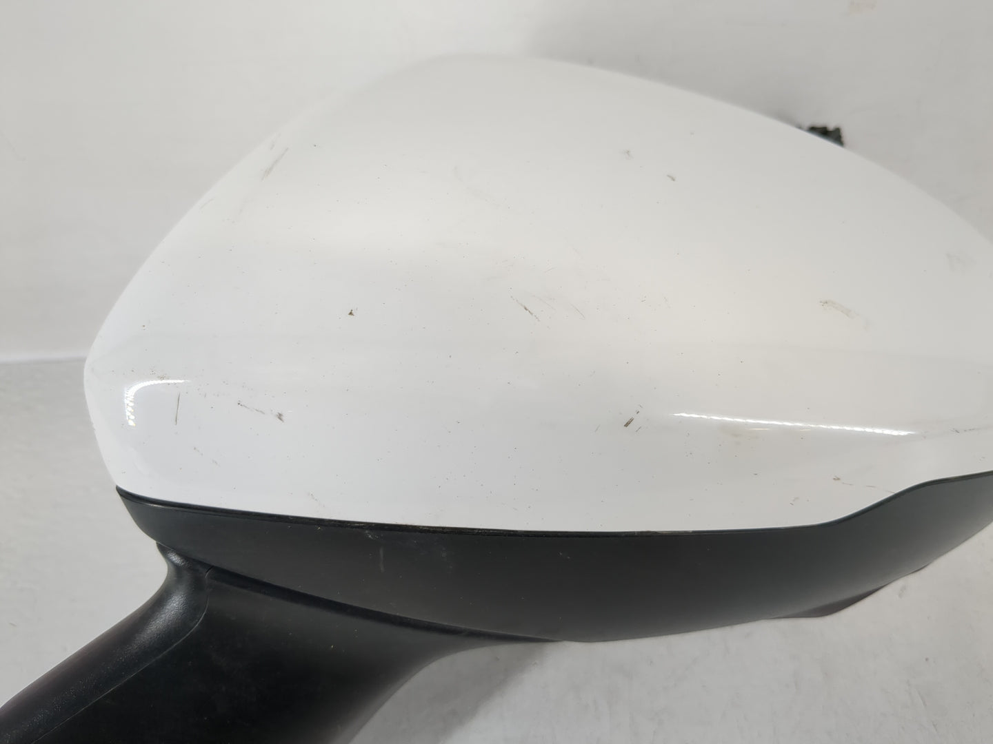 2016-2019 Chevrolet Cruze Driver Side View Mirror - Left Door Mirror OEM Used - Oemusedautoparts1.com