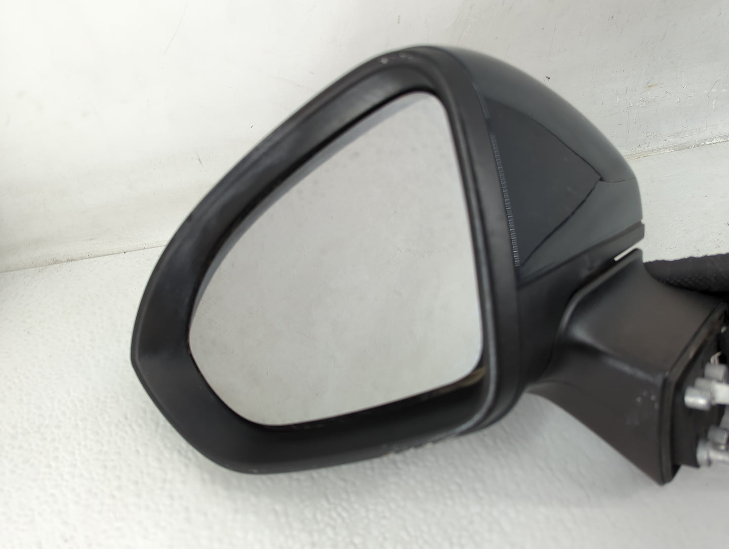 2016-2019 Chevrolet Cruze Driver Side View Mirror - Left Door Mirror OEM Used - Oemusedautoparts1.com