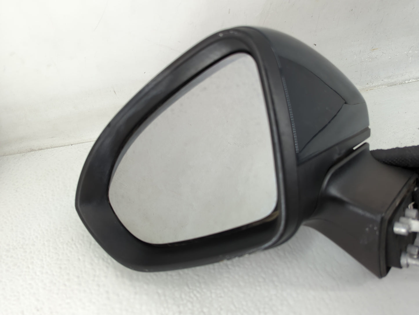 2016-2019 Chevrolet Cruze Driver Side View Mirror - Left Door Mirror OEM Used - Oemusedautoparts1.com