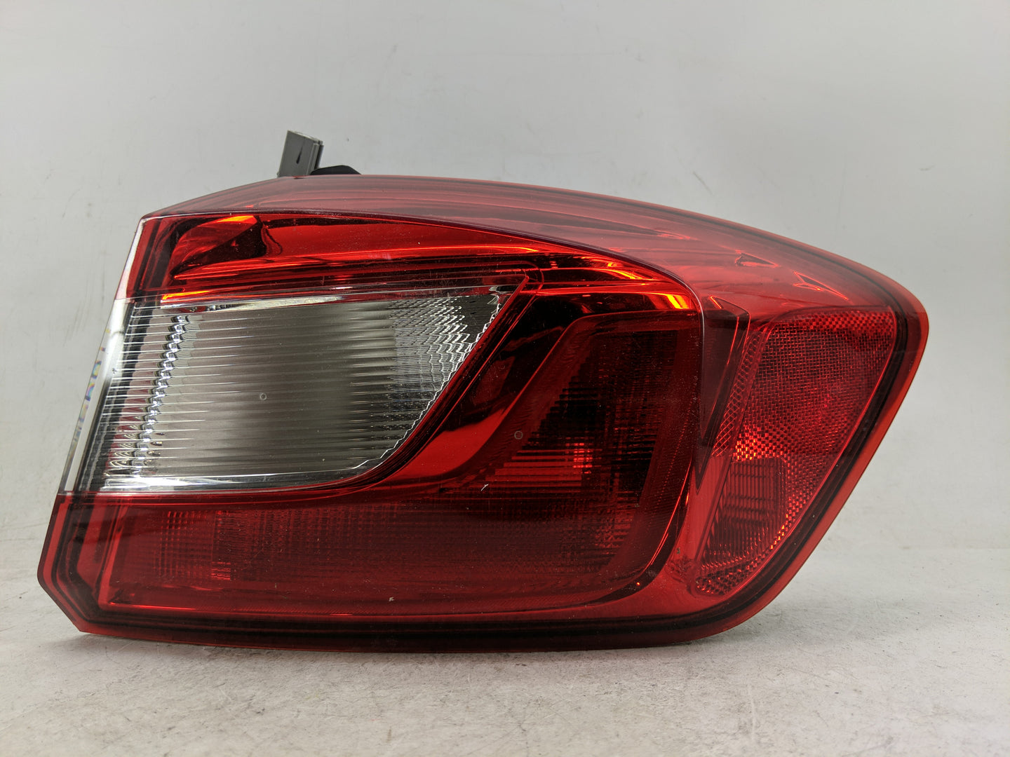 2017-2019 Chevrolet Cruze Tail Light Assembly Passenger Right OEM P/N:84332799 Fits Fits 2017 2018 2019 OEM Used Auto Parts 