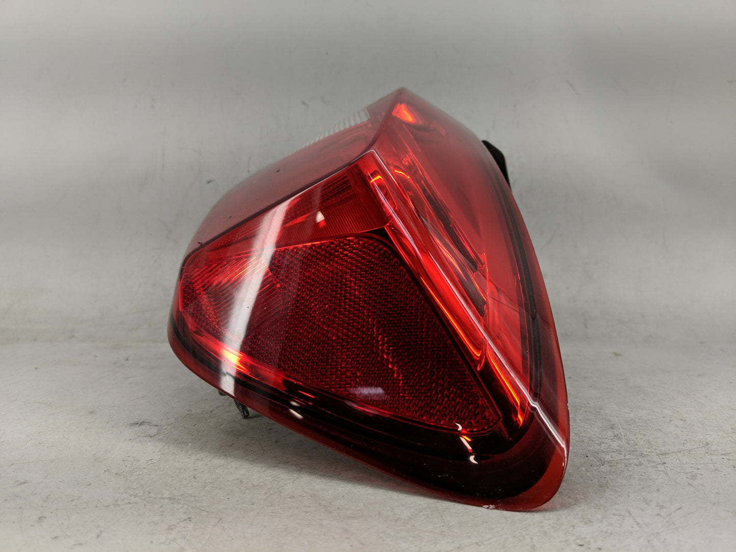 2017-2019 Chevrolet Cruze Tail Light Assembly Passenger Right OEM P/N:84332799 Fits Fits 2017 2018 2019 OEM Used Auto Parts 