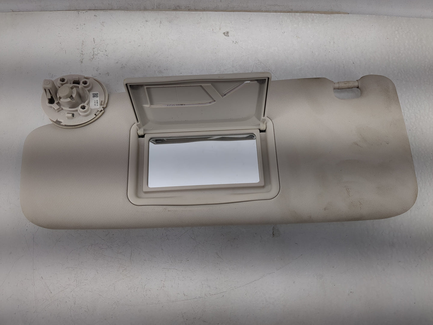 2017-2019 Chevrolet Cruze Sun Visor Shade Replacement Driver Left Mirror Fits Fits 2017 2018 2019 OEM Used Auto Parts - Oemu