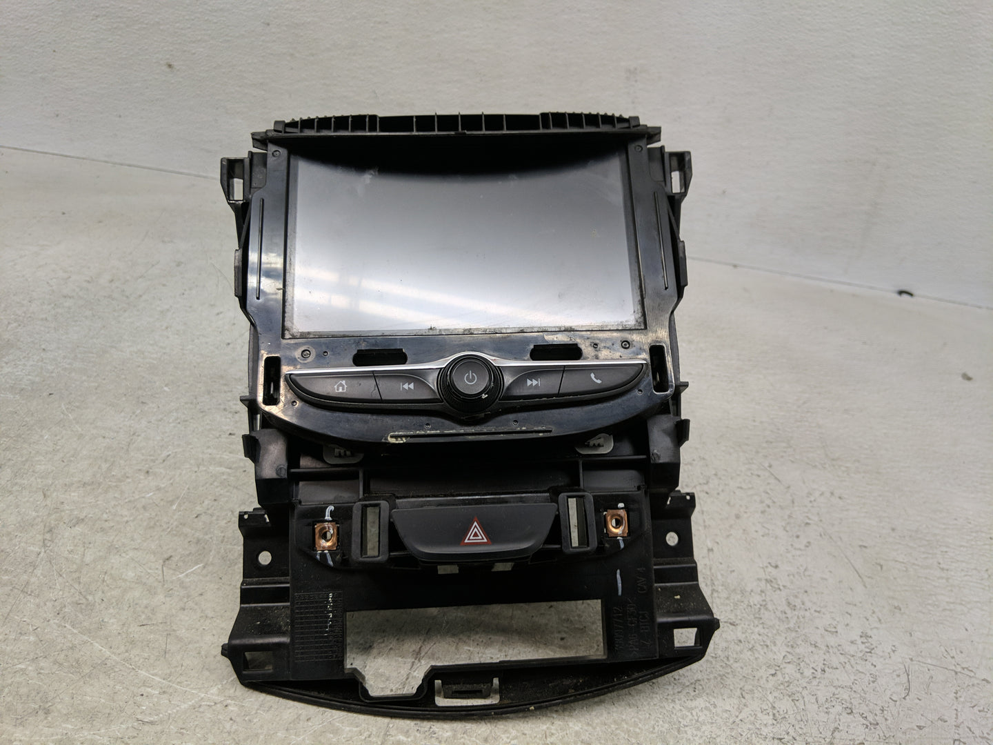 2018 Chevrolet Cruze Radio AM FM Cd Player Receiver Replacement Fits Fits 2019 2020 2021 OEM Used Auto Parts - Oemusedautopa