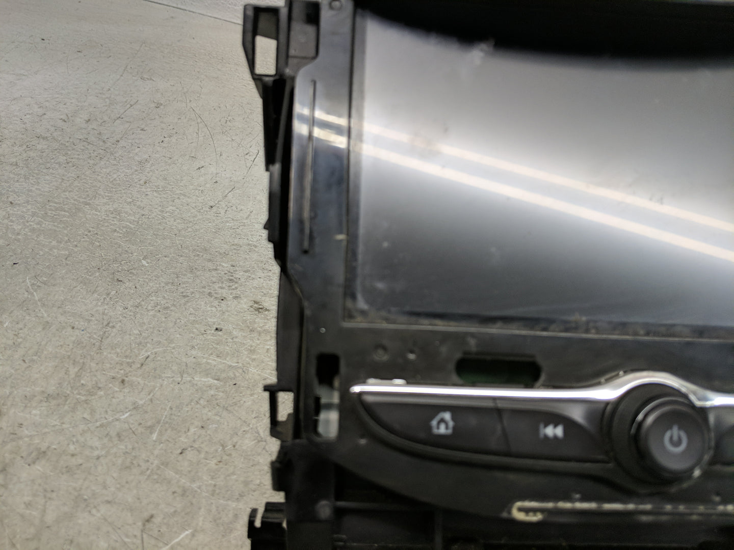 2018 Chevrolet Cruze Radio AM FM Cd Player Receiver Replacement Fits Fits 2019 2020 2021 OEM Used Auto Parts - Oemusedautopa