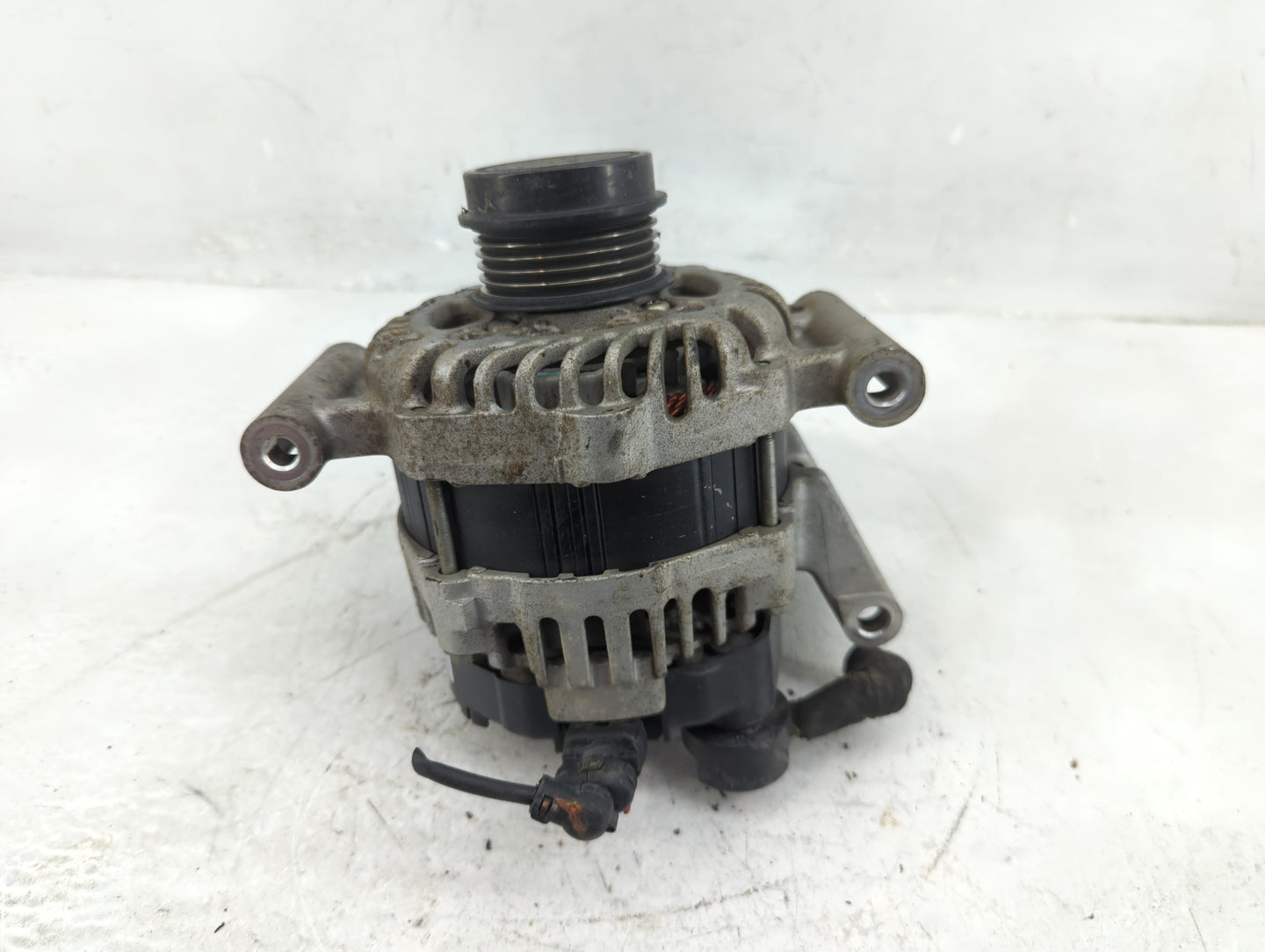 2016-2019 Chevrolet Cruze Alternator Replacement Generator Charging Assembly Engine OEM P/N:A005TV0182ZC 13515942 Fits OEM U