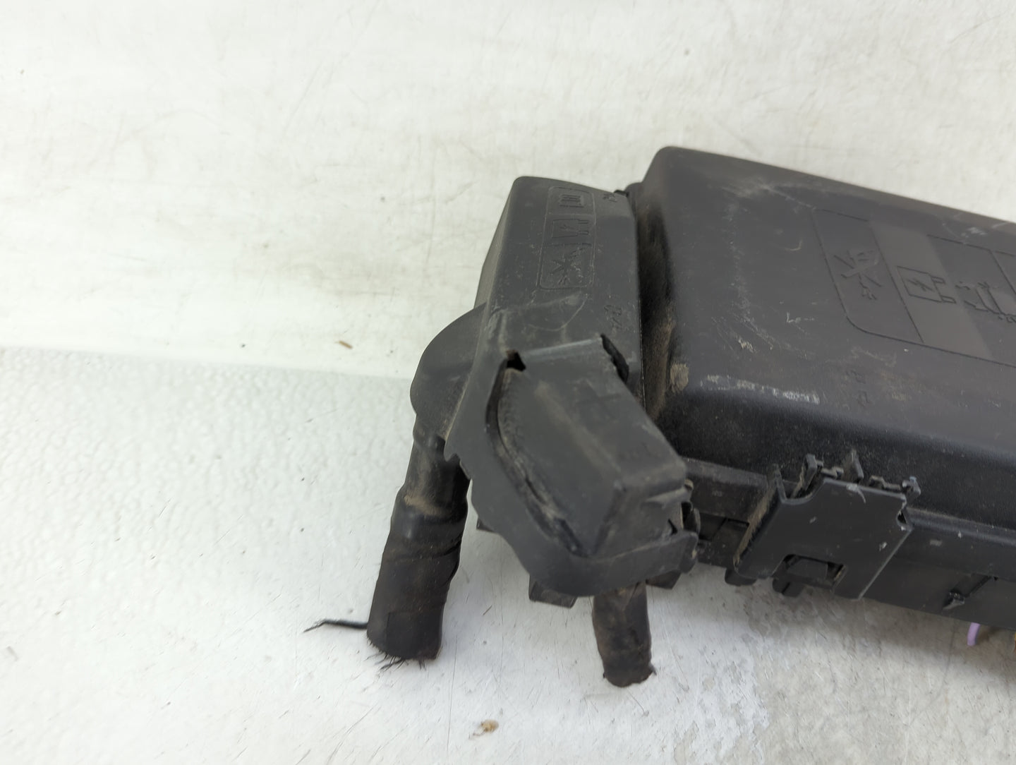 2016-2018 Chevrolet Cruze Fusebox Fuse Box Panel Relay Module Fits Fits 2016 2018 OEM Used Auto Parts - Oemusedautoparts1.co