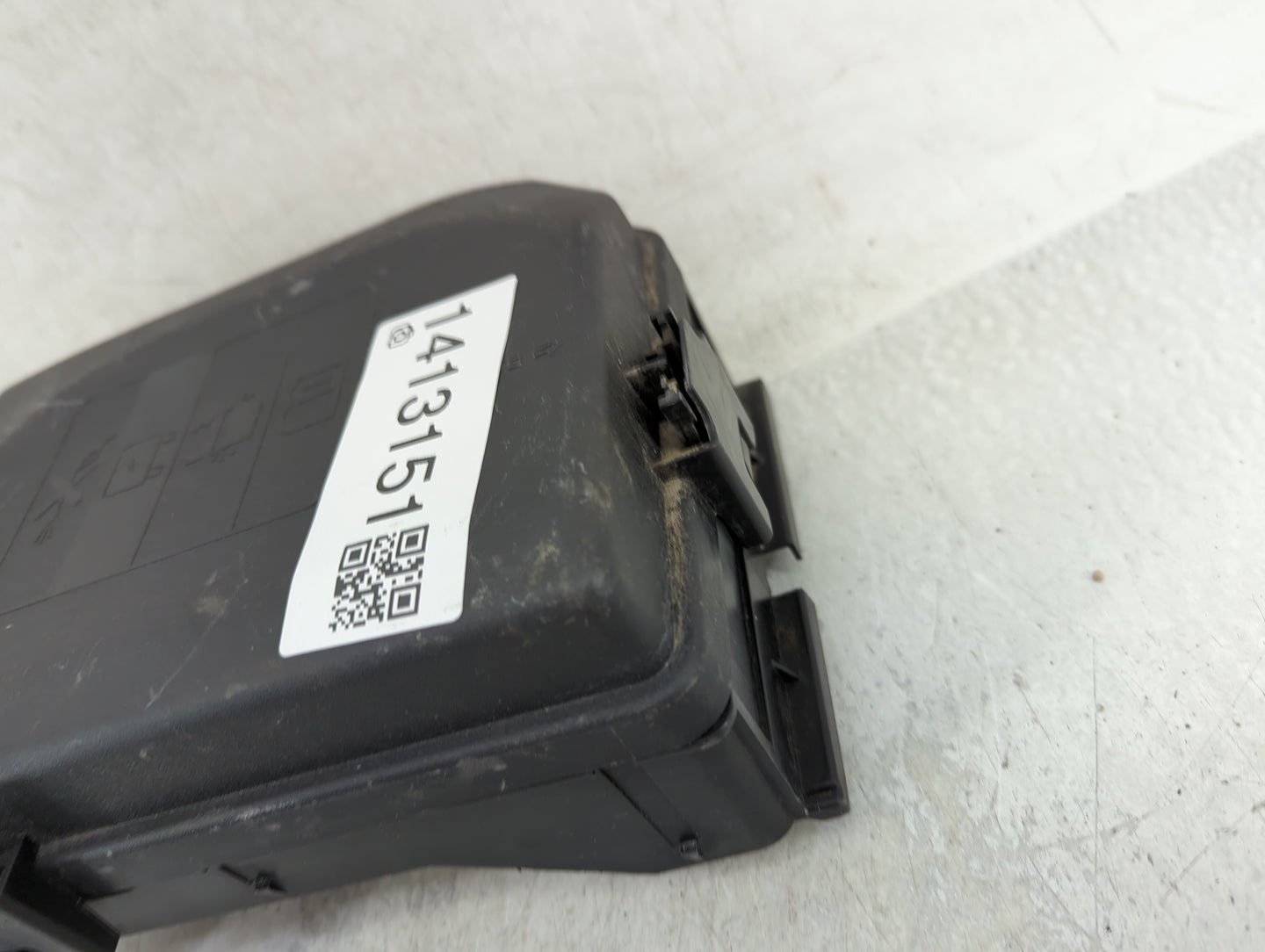 2016-2018 Chevrolet Cruze Fusebox Fuse Box Panel Relay Module Fits Fits 2016 2018 OEM Used Auto Parts - Oemusedautoparts1.co