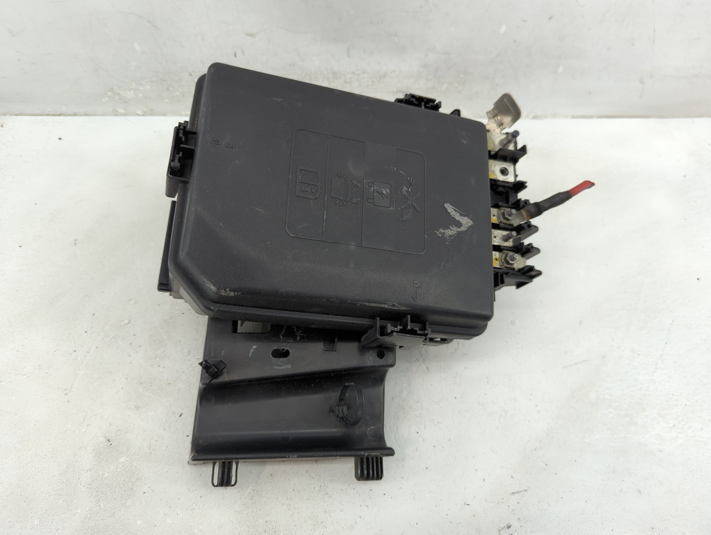 2016-2018 Chevrolet Cruze Fusebox Fuse Box Panel Relay Module P/N:42677673 Fits Fits 2016 2018 OEM Used Auto Parts - Oemused