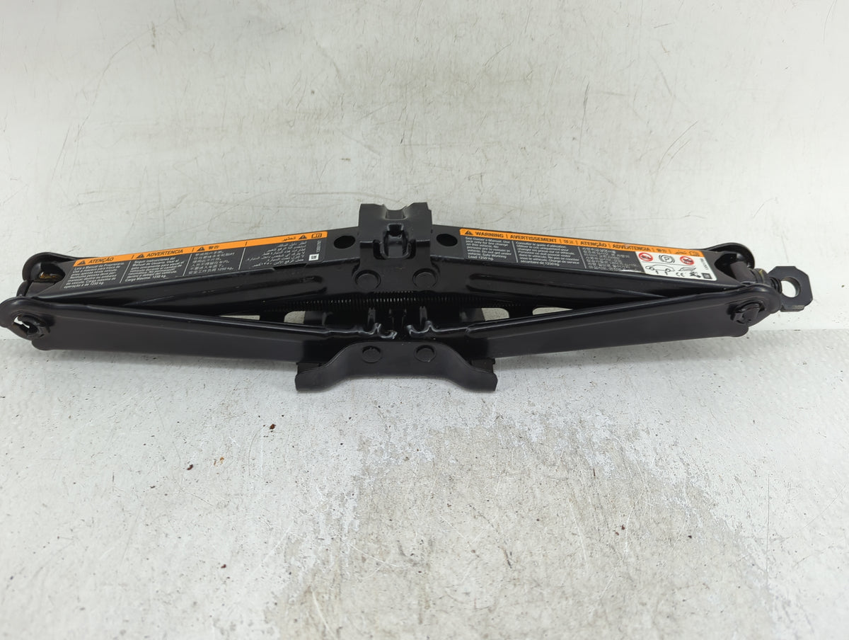 2018 Chevrolet Cruze Spare Scissor Car Jack - Oemusedautoparts1.com