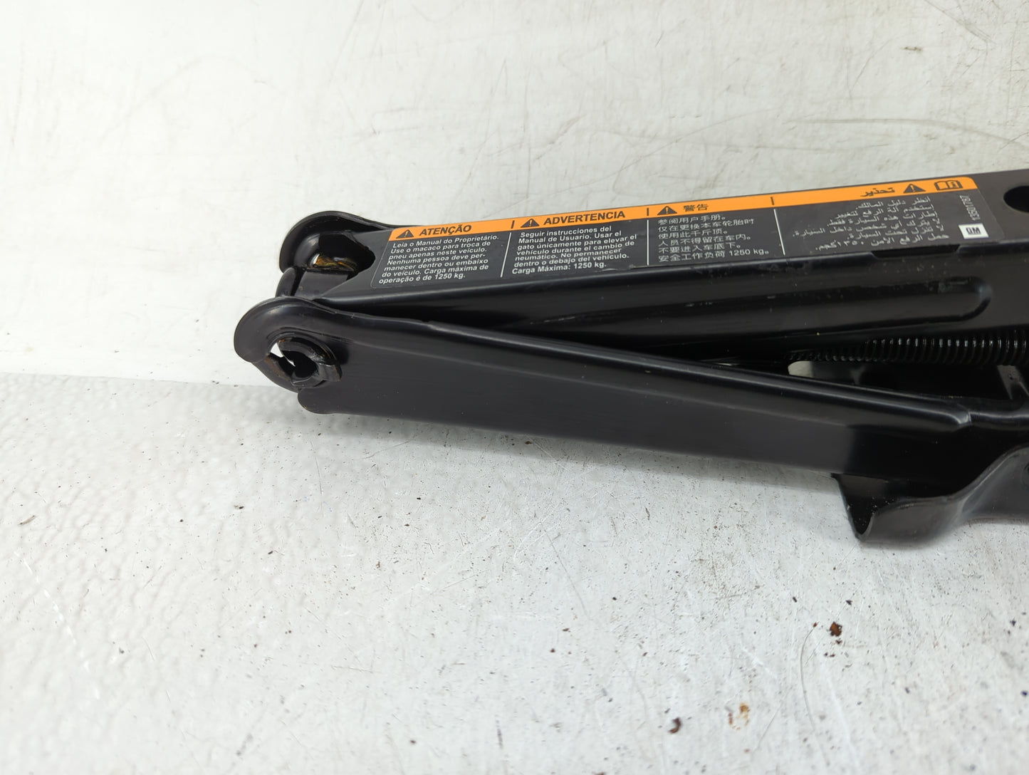 2018 Chevrolet Cruze Spare Scissor Car Jack - Oemusedautoparts1.com