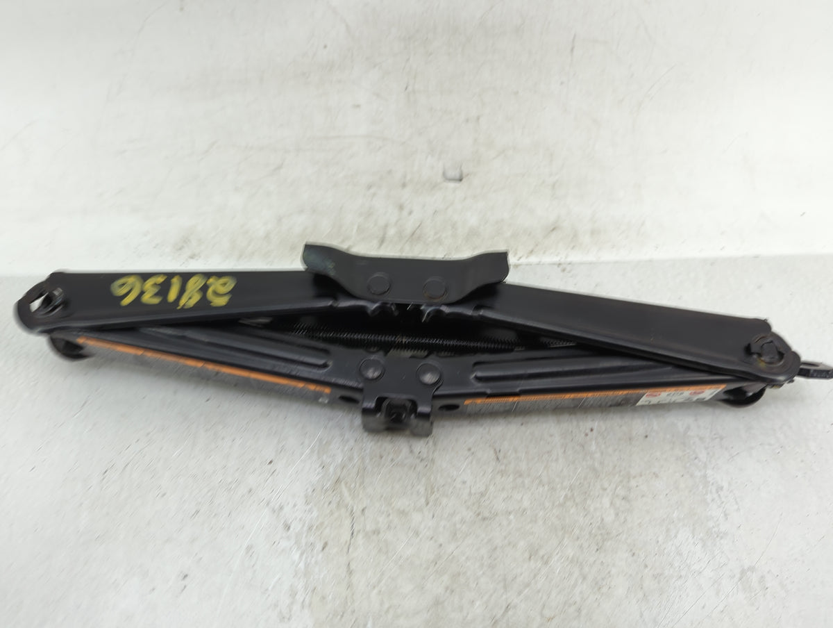 2018 Chevrolet Cruze Spare Scissor Car Jack - Oemusedautoparts1.com