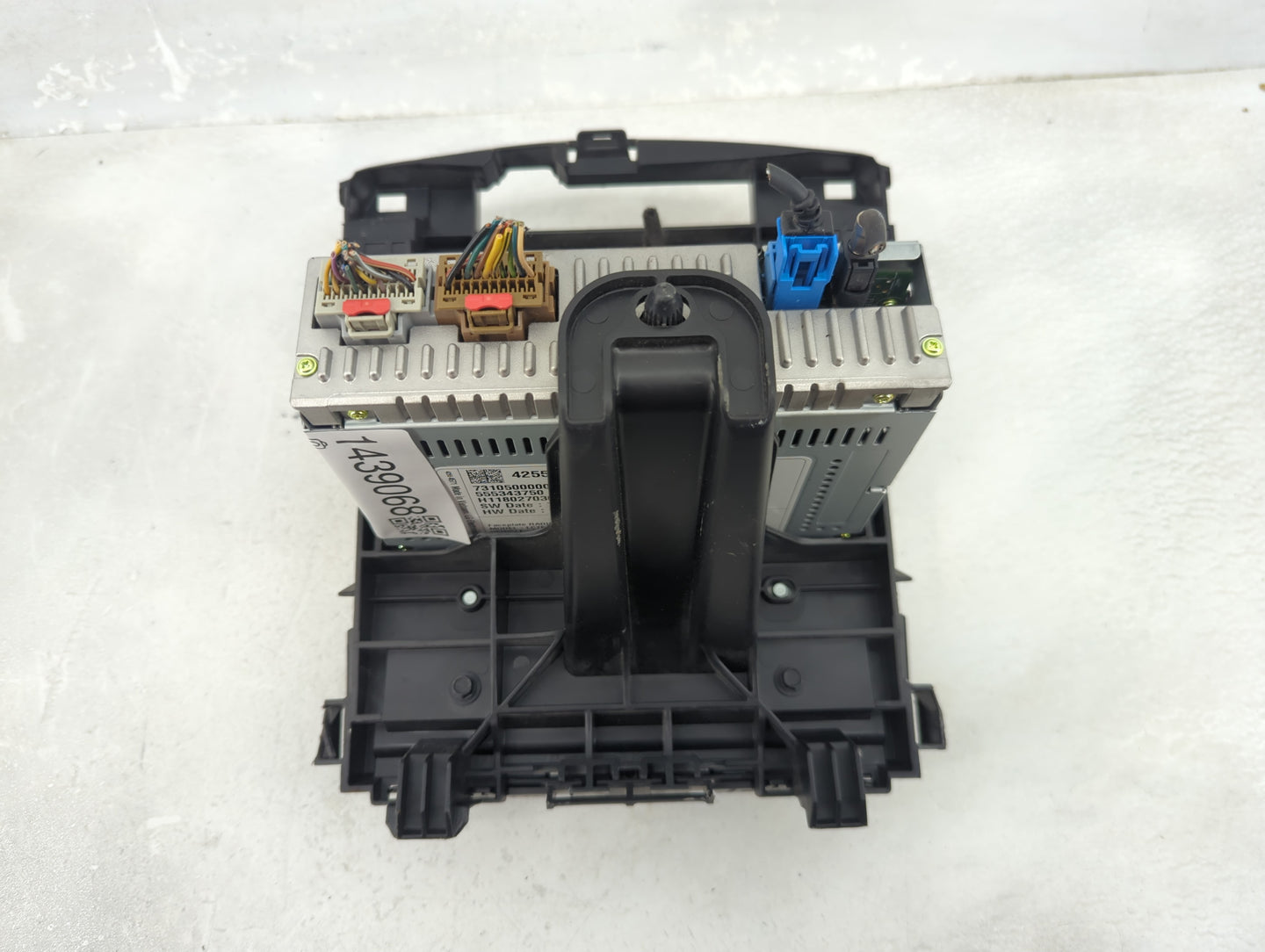 2017-2018 Chevrolet Cruze Radio AM FM Cd Player Receiver Replacement P/N:555343750 Fits Fits 2017 2018 2019 2020 2021 OEM Us