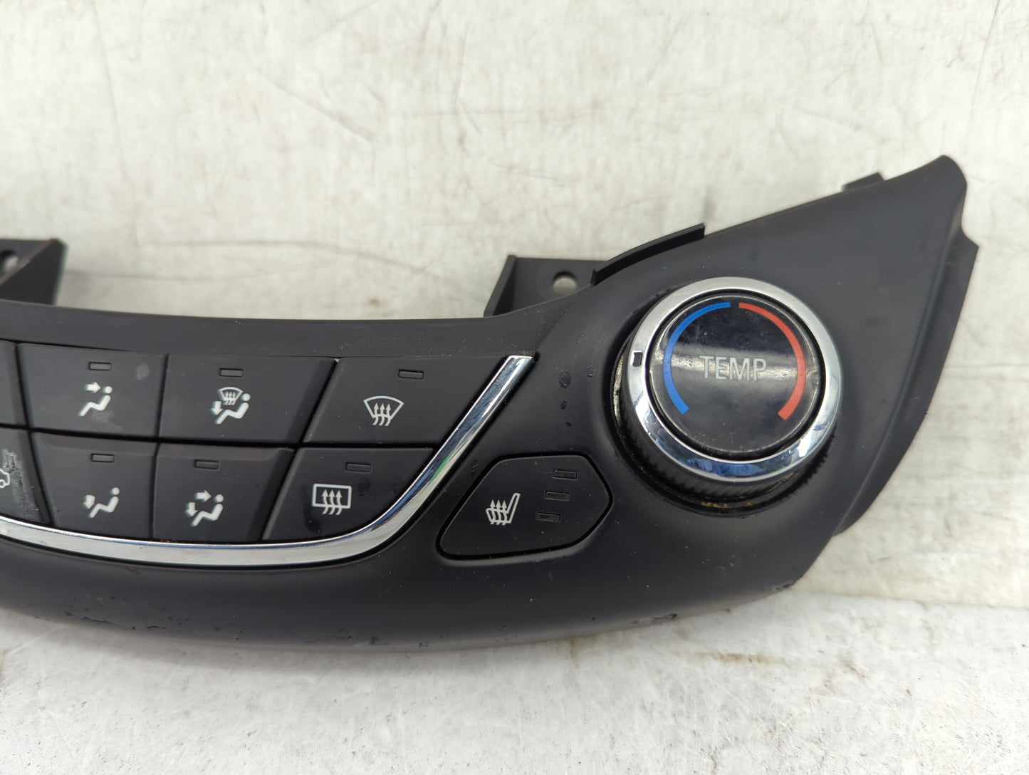 2016-2018 Chevrolet Cruze Climate Control Module Temperature AC/Heater Replacement P/N:39028879 7003070200000X Fits OEM Used