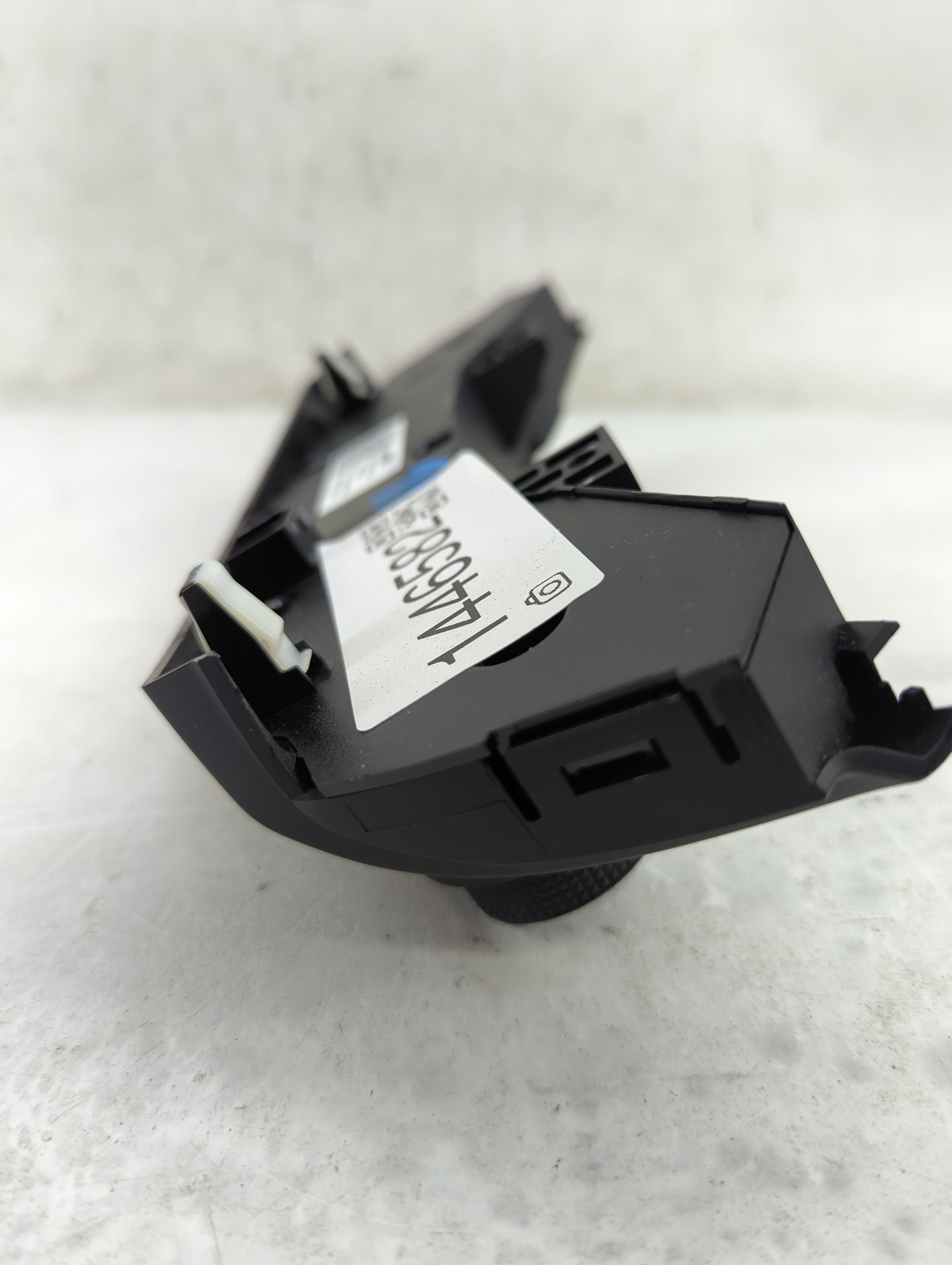 2016-2018 Chevrolet Cruze Climate Control Module Temperature AC/Heater Replacement P/N:39028879 Fits Fits 2016 2017 2018 OEM