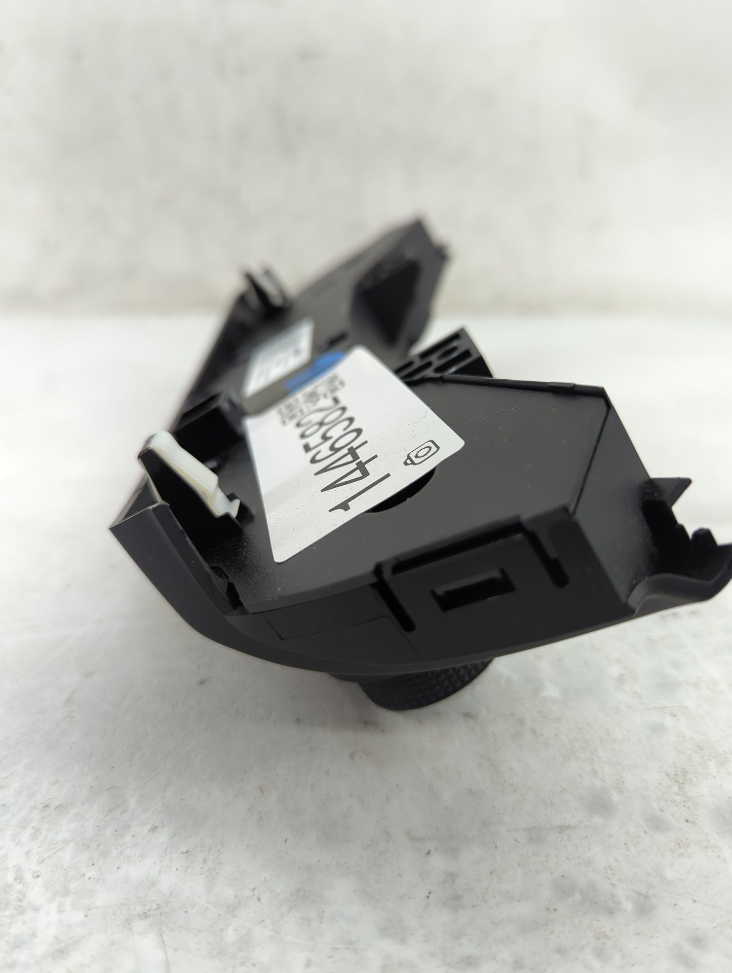 2016-2018 Chevrolet Cruze Climate Control Module Temperature AC/Heater Replacement P/N:39028879 Fits Fits 2016 2017 2018 OEM