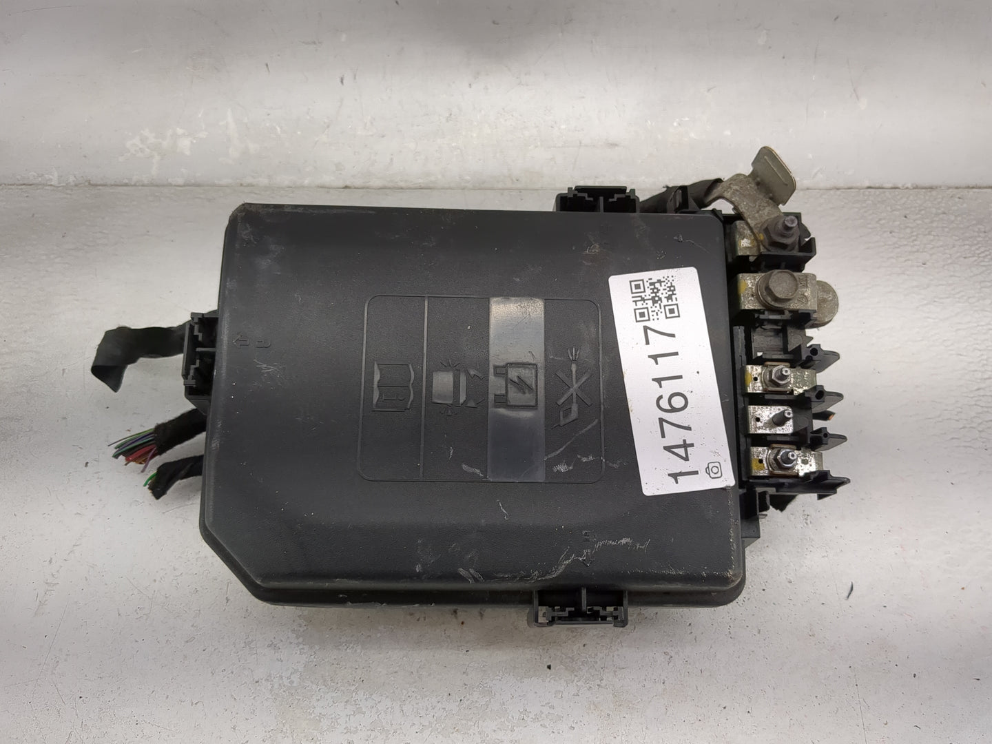 2016-2018 Chevrolet Cruze Fusebox Fuse Box Panel Relay Module P/N:39017449 13500114, 13500128, 13500118 Fits Fits 2016 2018 